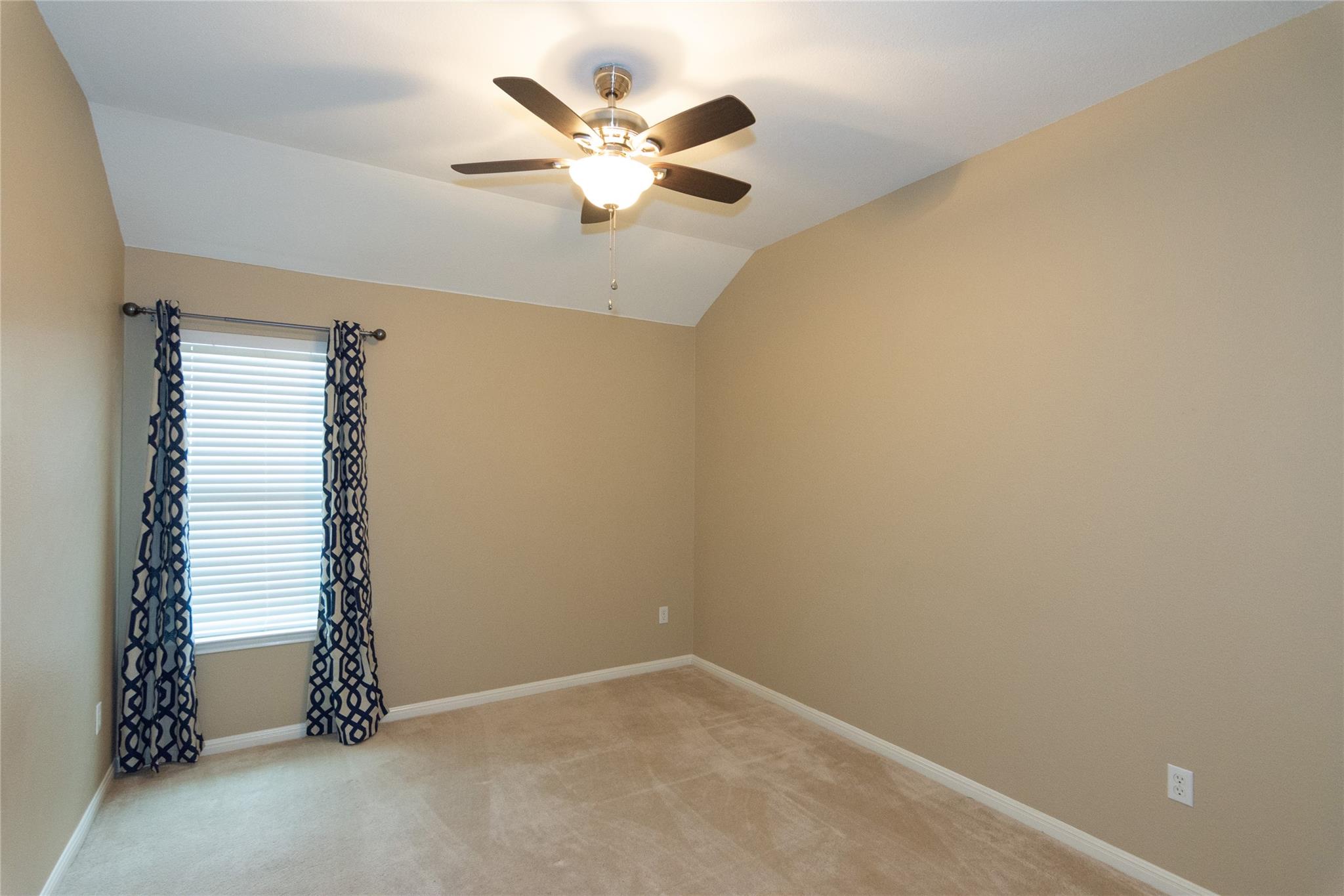 2411 Tumbling River Dr Property Photo 8