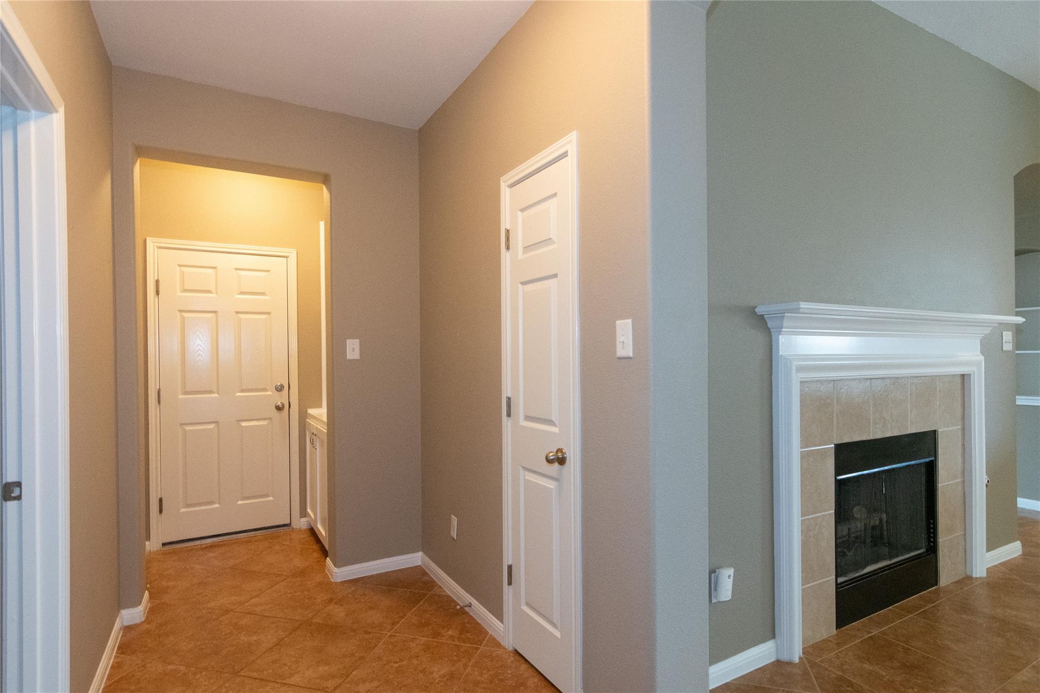 2411 Tumbling River Dr Property Photo 14