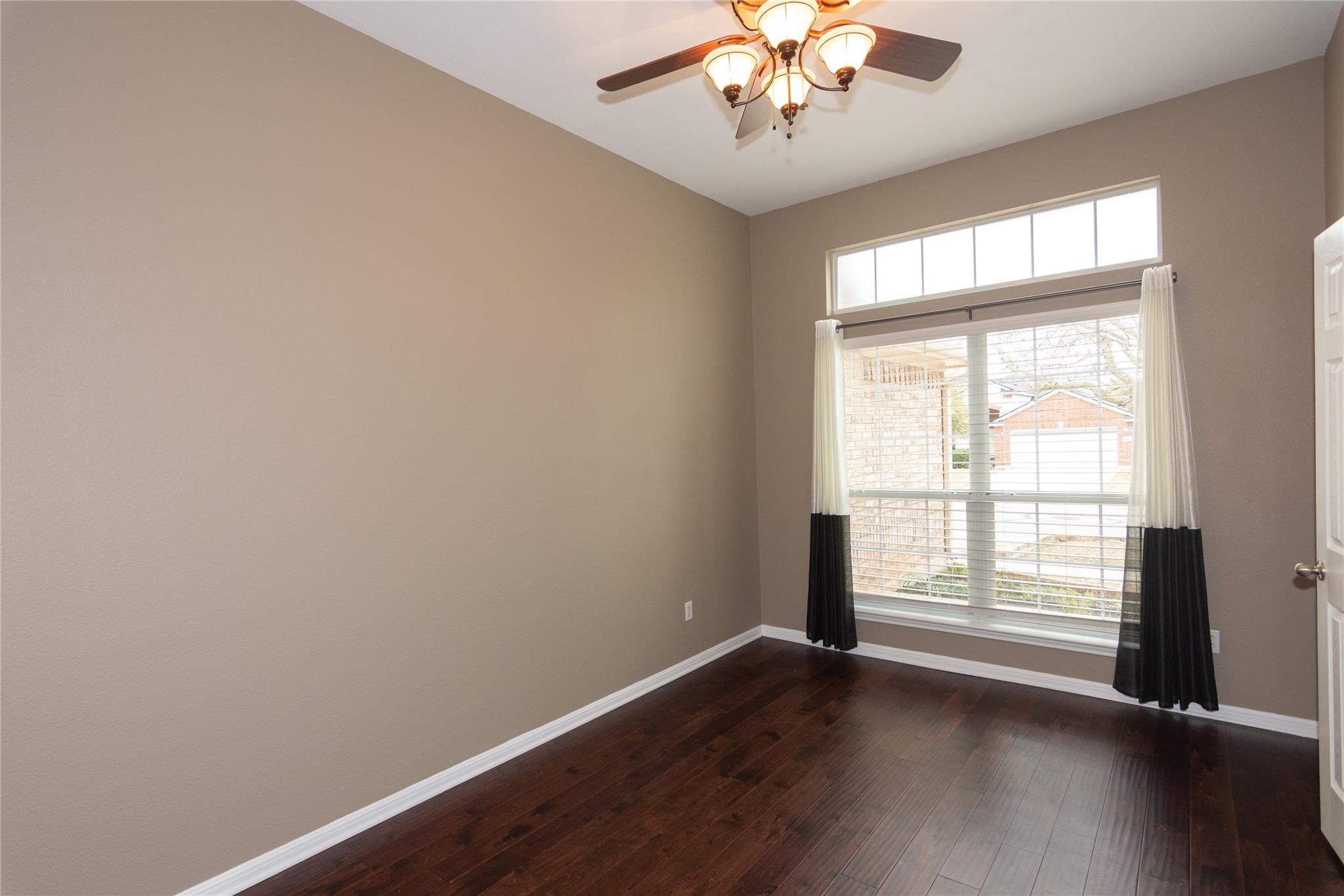 2411 Tumbling River Dr Property Photo 15