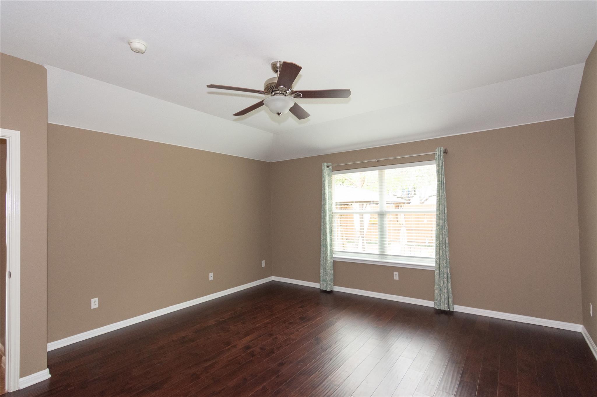 2411 Tumbling River Dr Property Photo 16