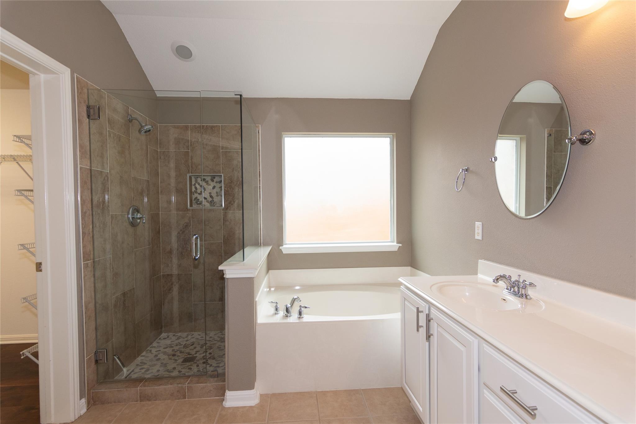 2411 Tumbling River Dr Property Photo 17