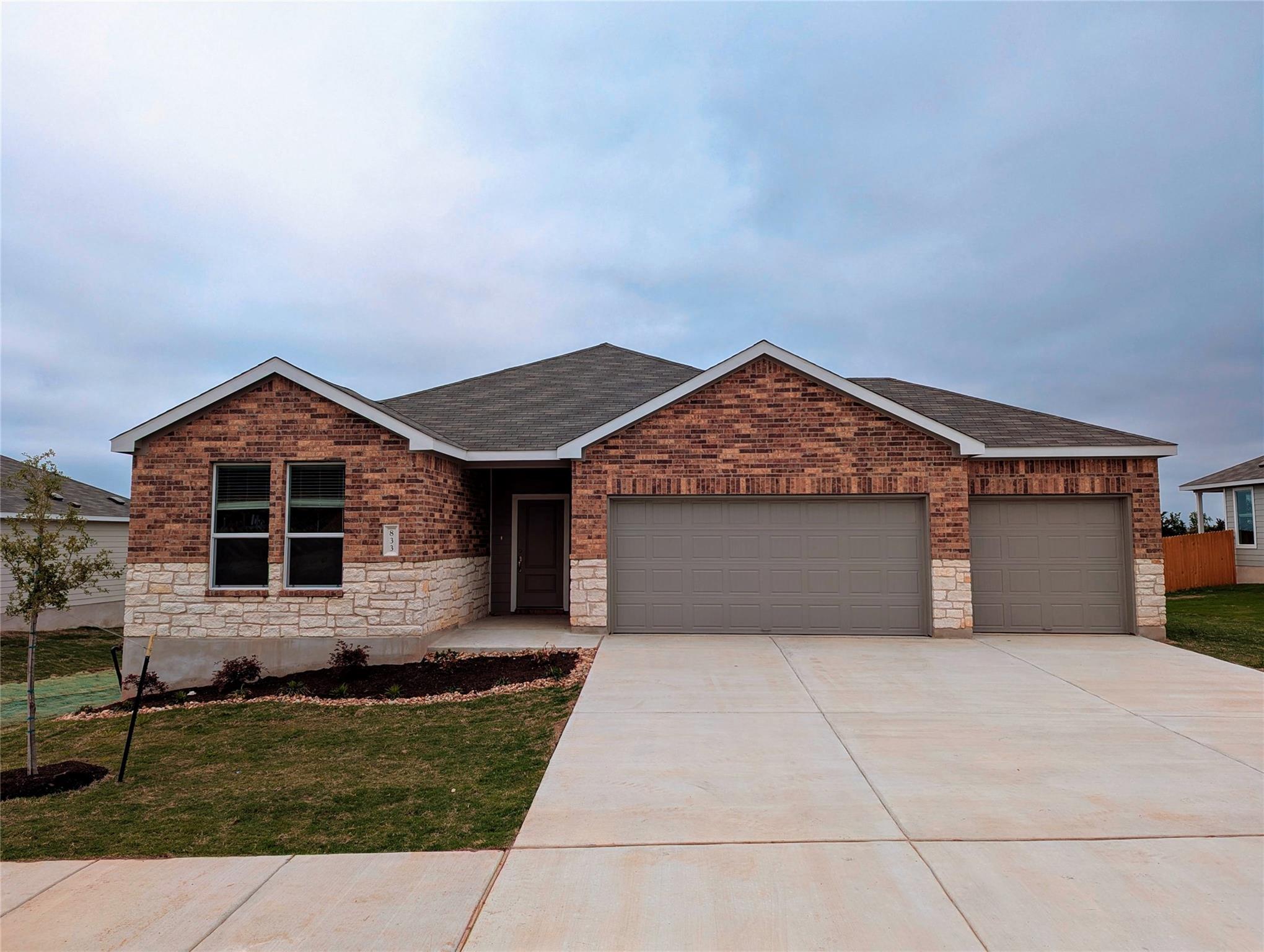 833 Bobby Lou Ln Property Photo