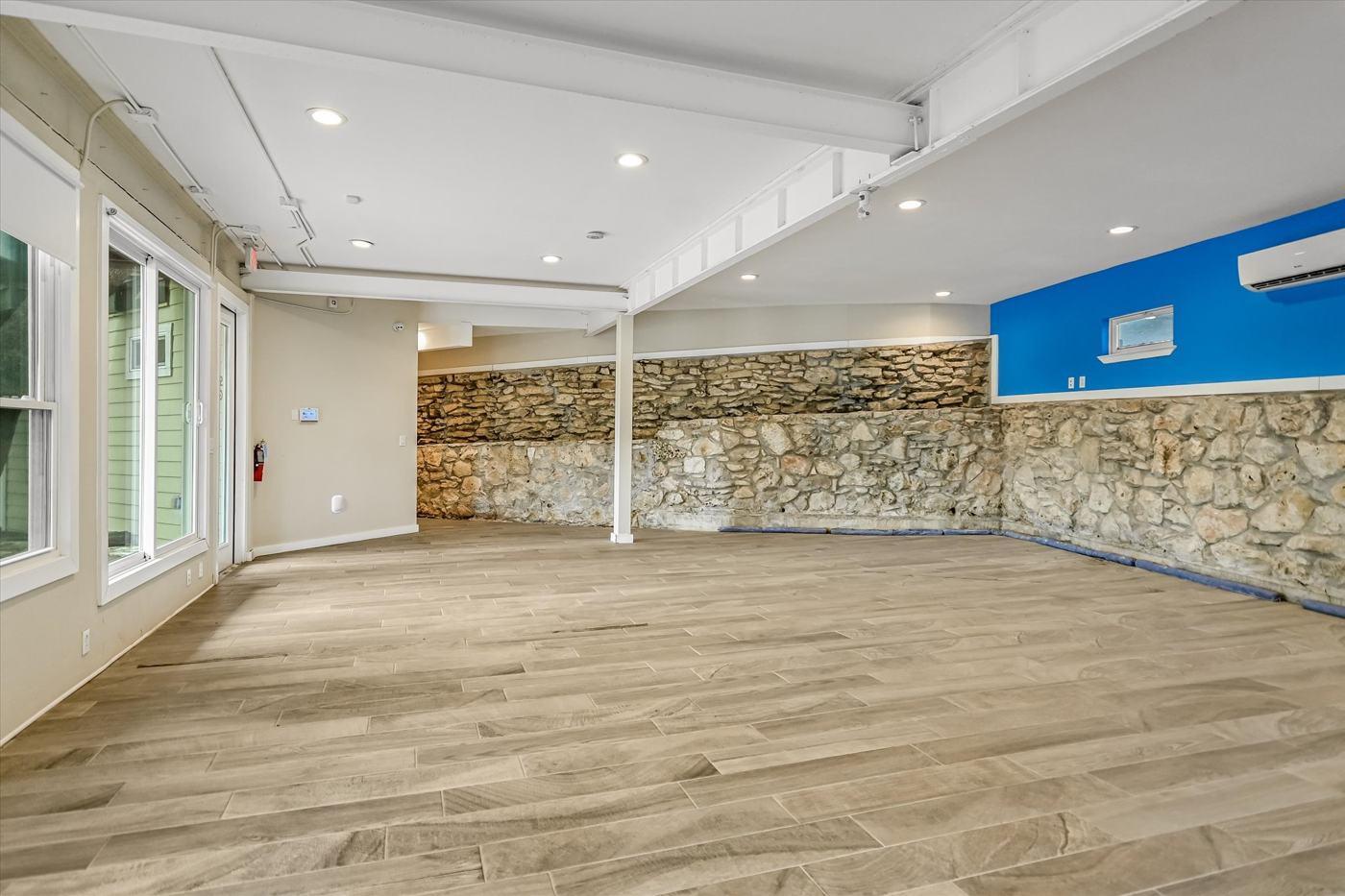 13001 W Highway 71 None #g200 Property Photo 3