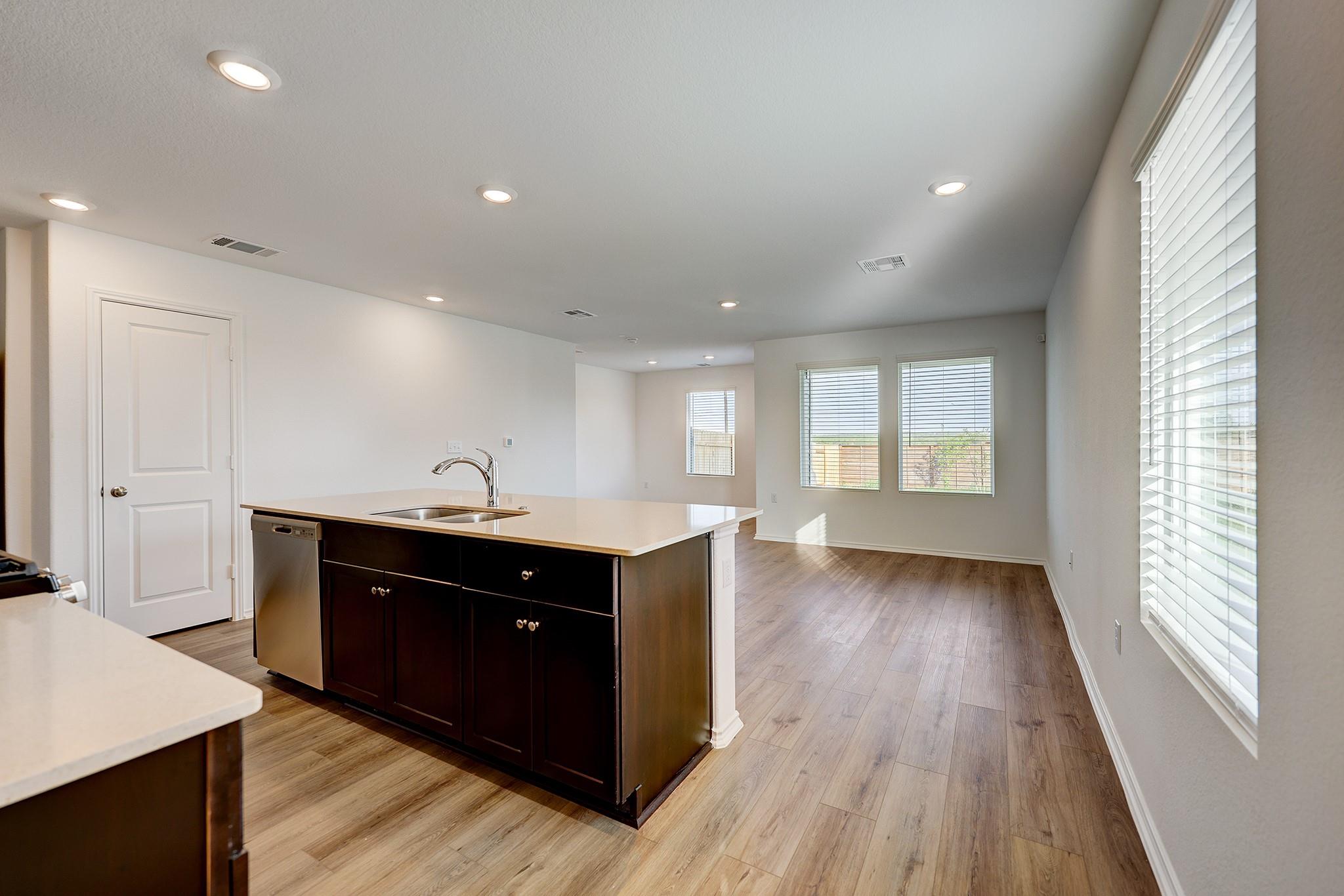 7325 Spotted Leaf Way Property Photo 4