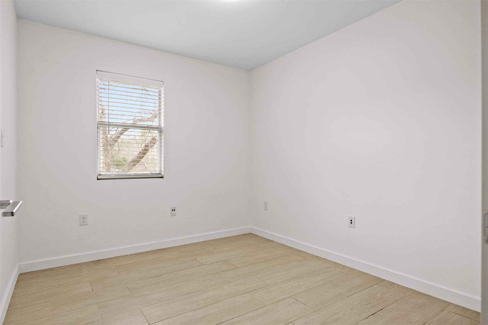 11907 Pollyanna Ave Property Photo 16