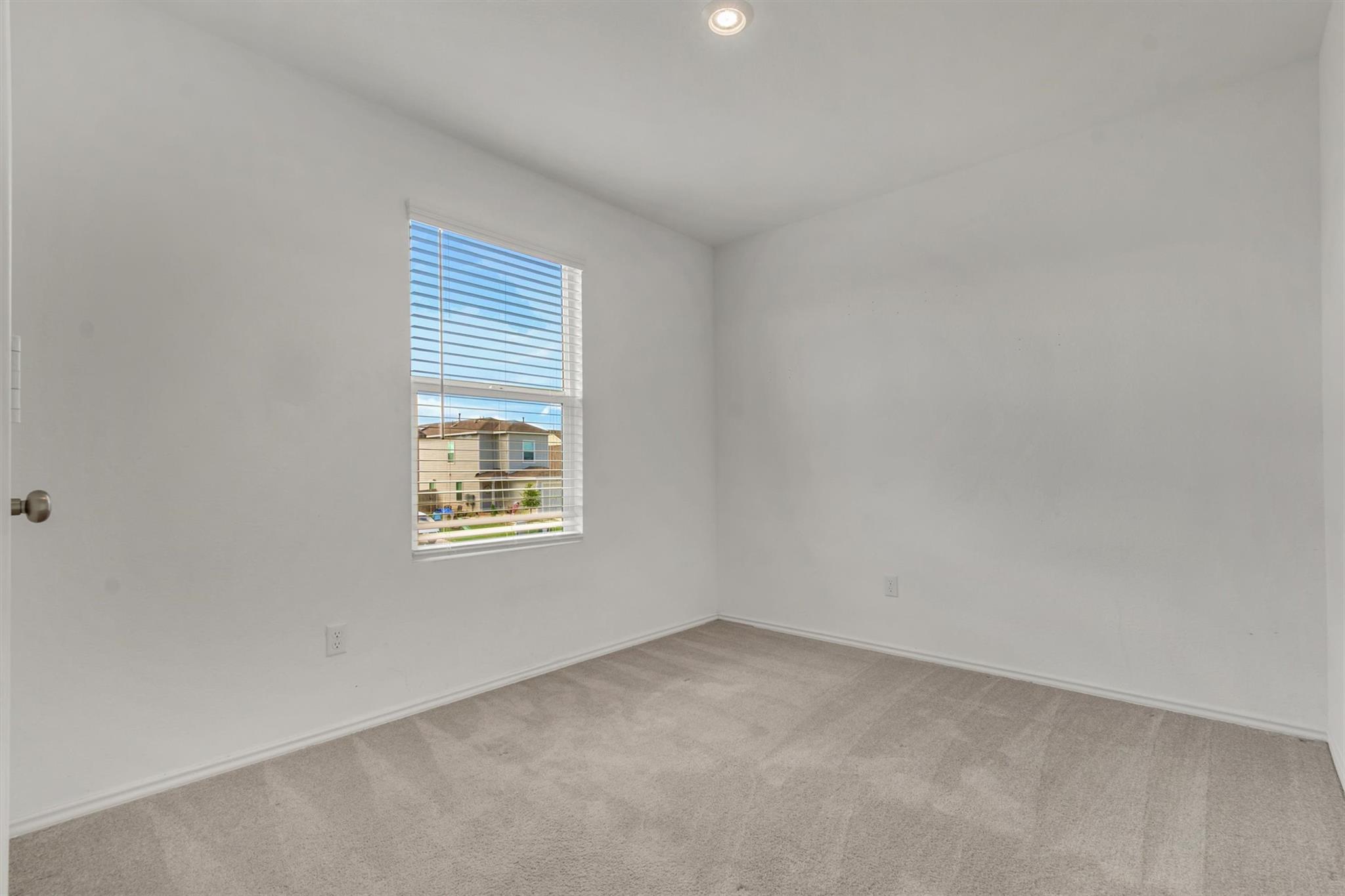 231 Gabbro Gdns Property Photo 15