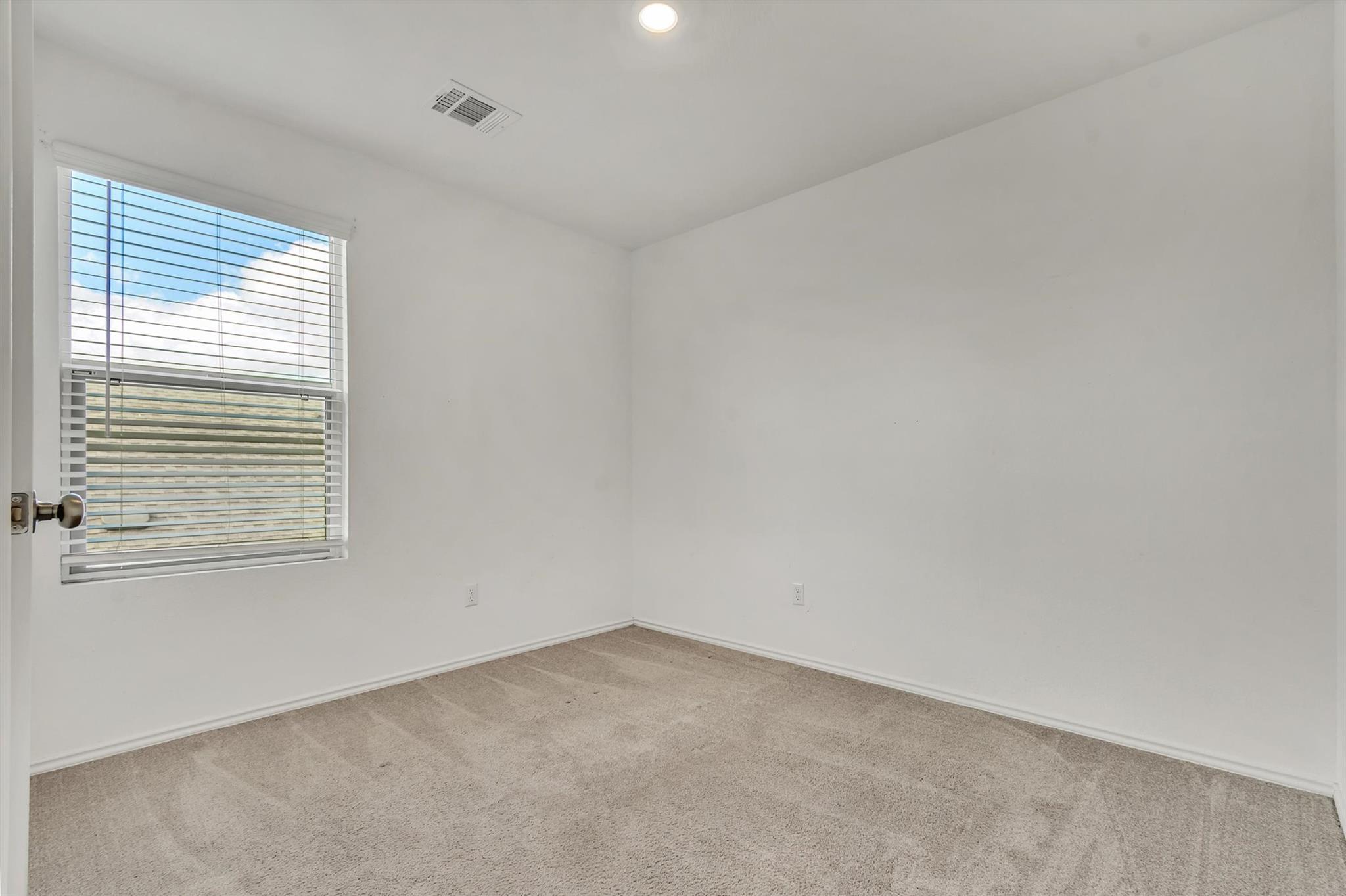 231 Gabbro Gdns Property Photo 23