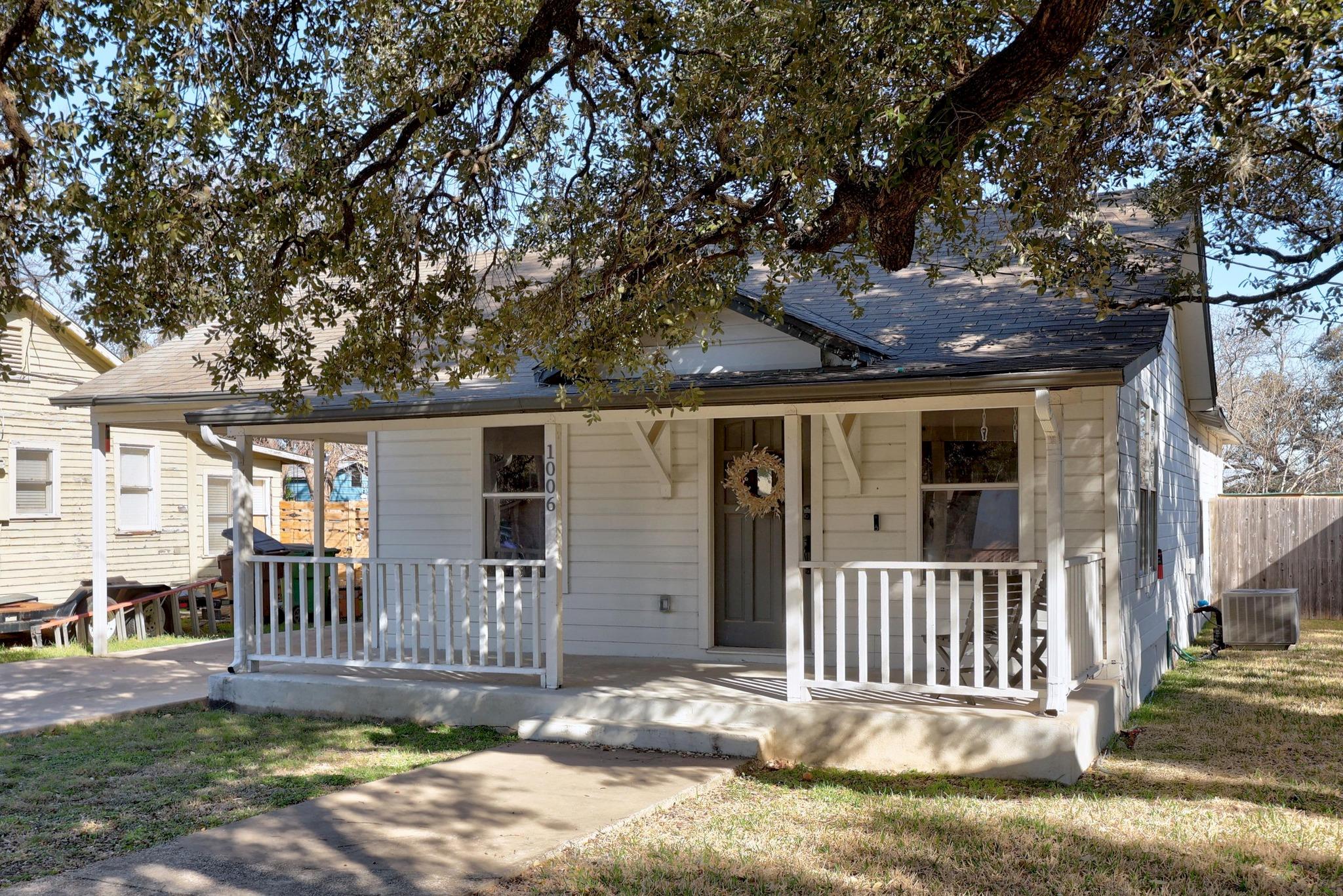 1006 E Liberty Ave Property Photo 2