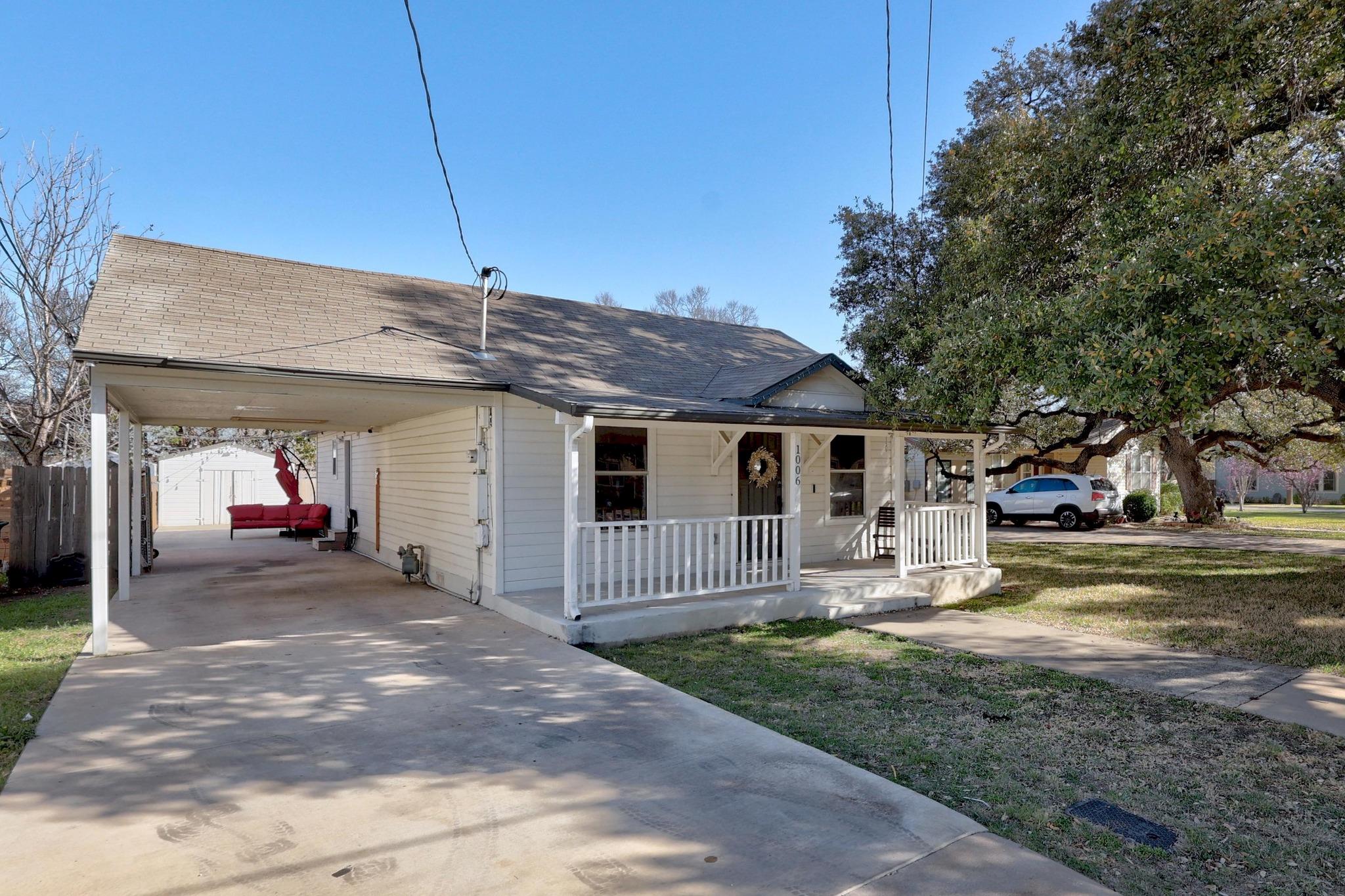 1006 E Liberty Ave Property Photo 3