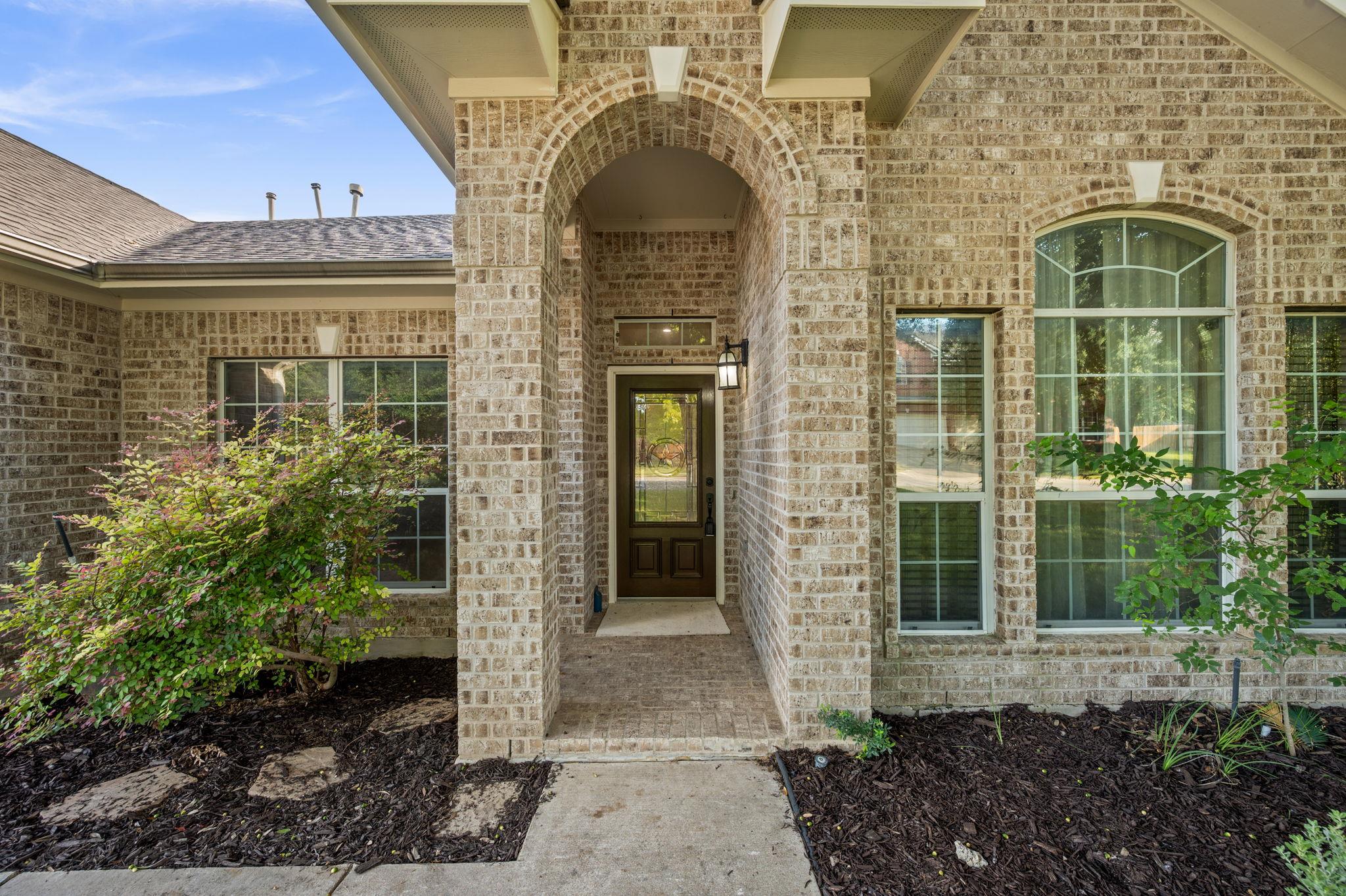2813 Winding Shore Ln Property Photo 3