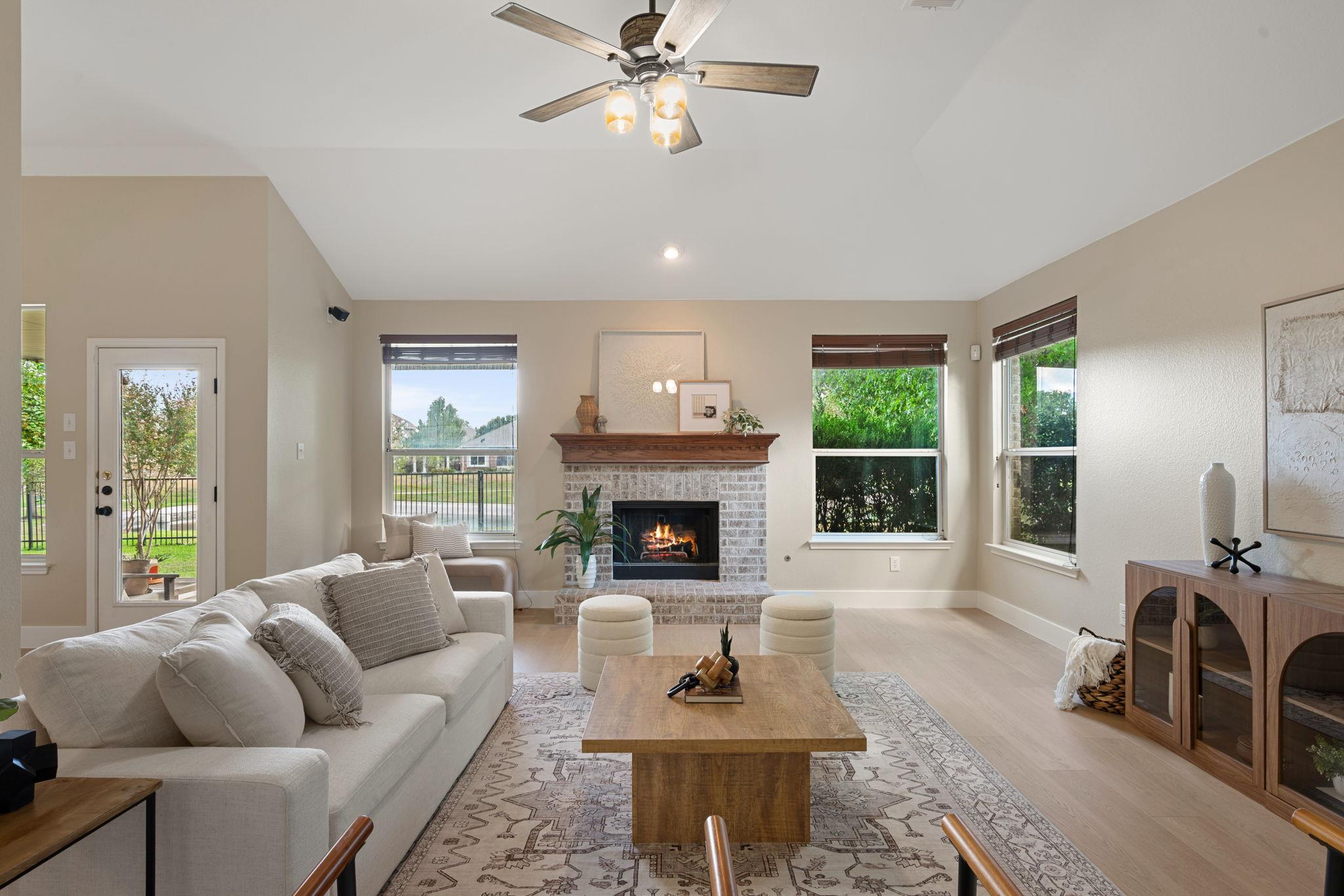 2813 Winding Shore Ln Property Photo 9