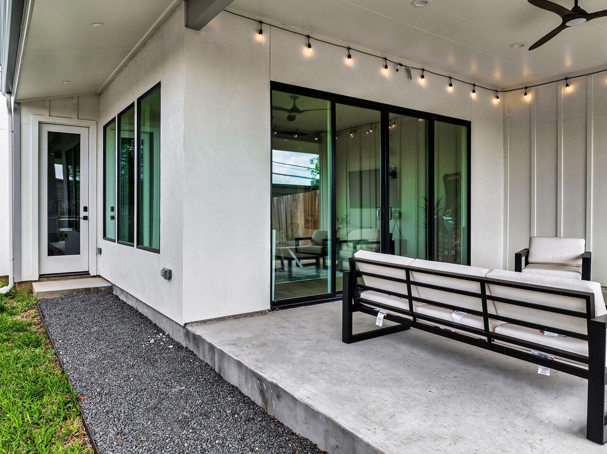 8003 Gault St #b Property Photo 5