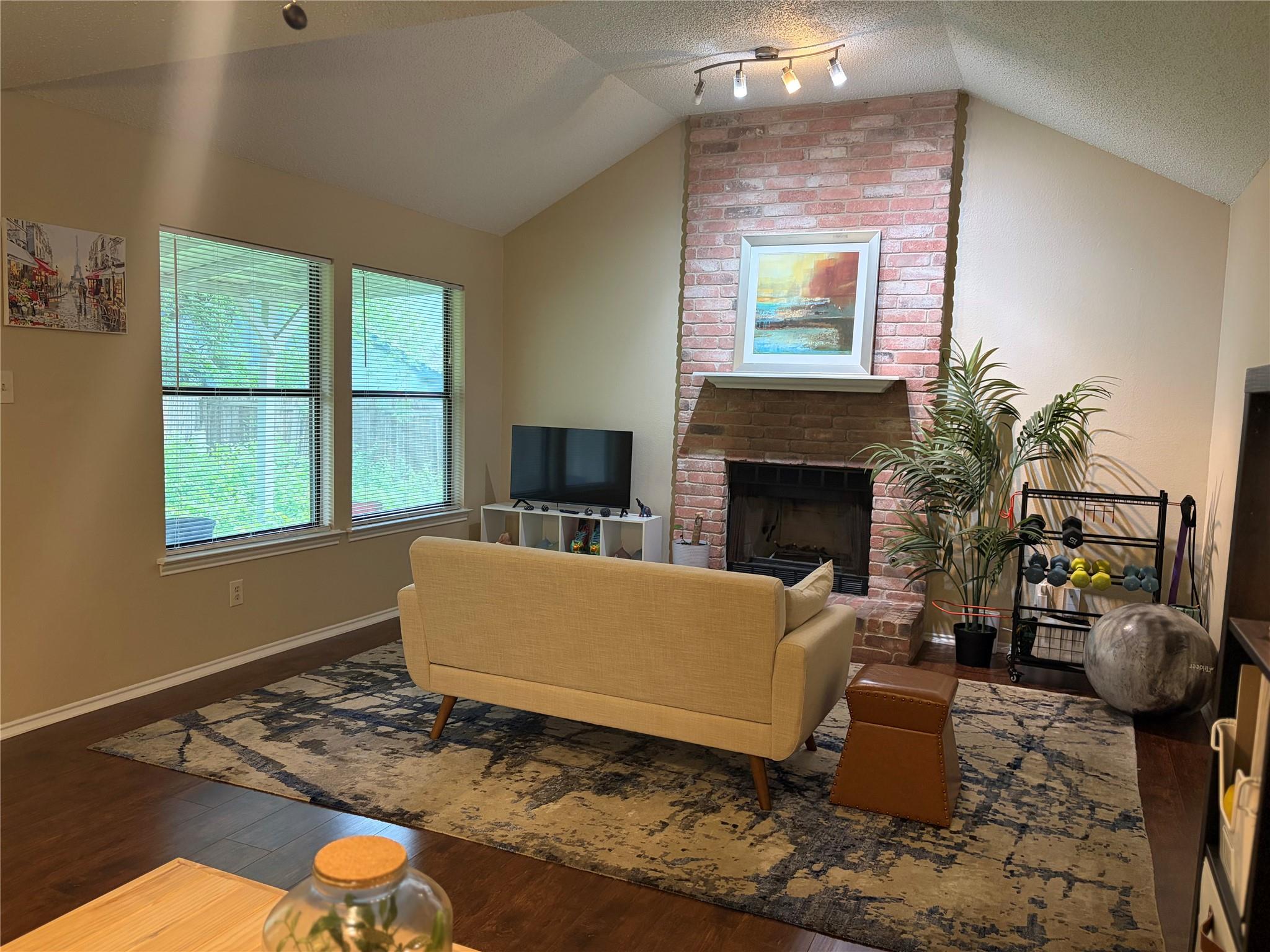 7804 Topawa Cv #b Property Photo 4