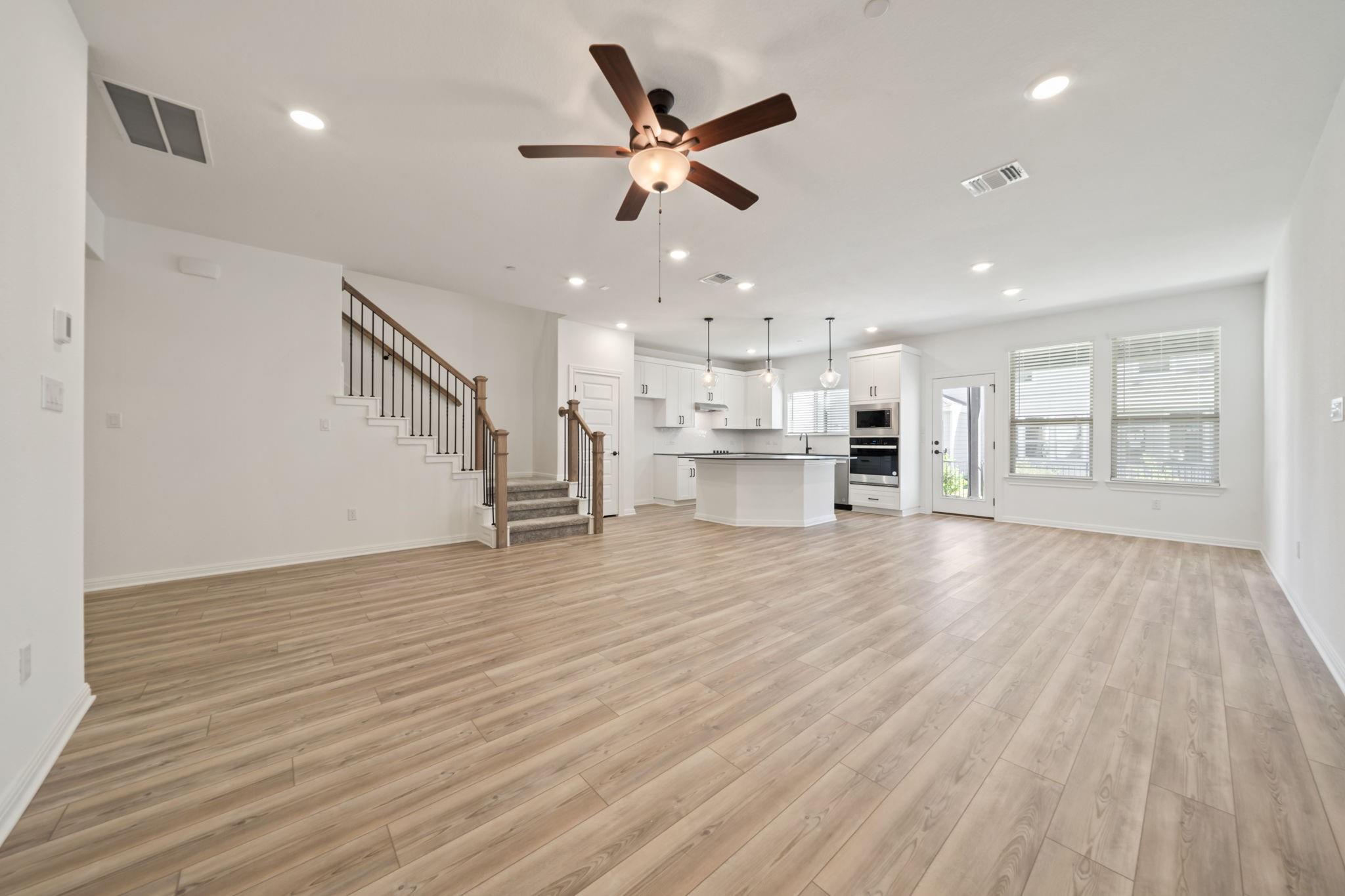 2725 Woodall Dr 1402 Property Photo 4
