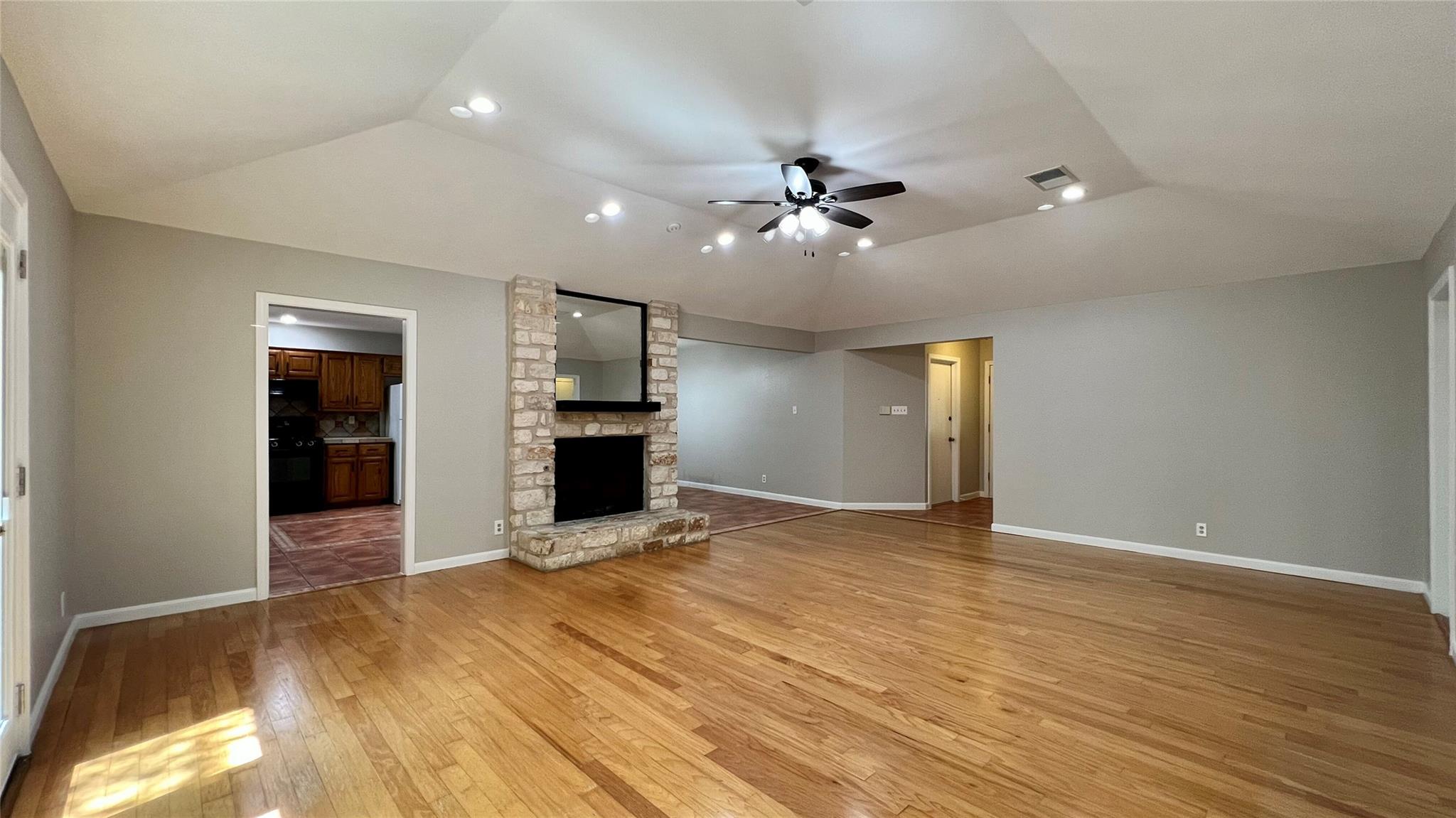5837 Secrest Dr Property Photo 6