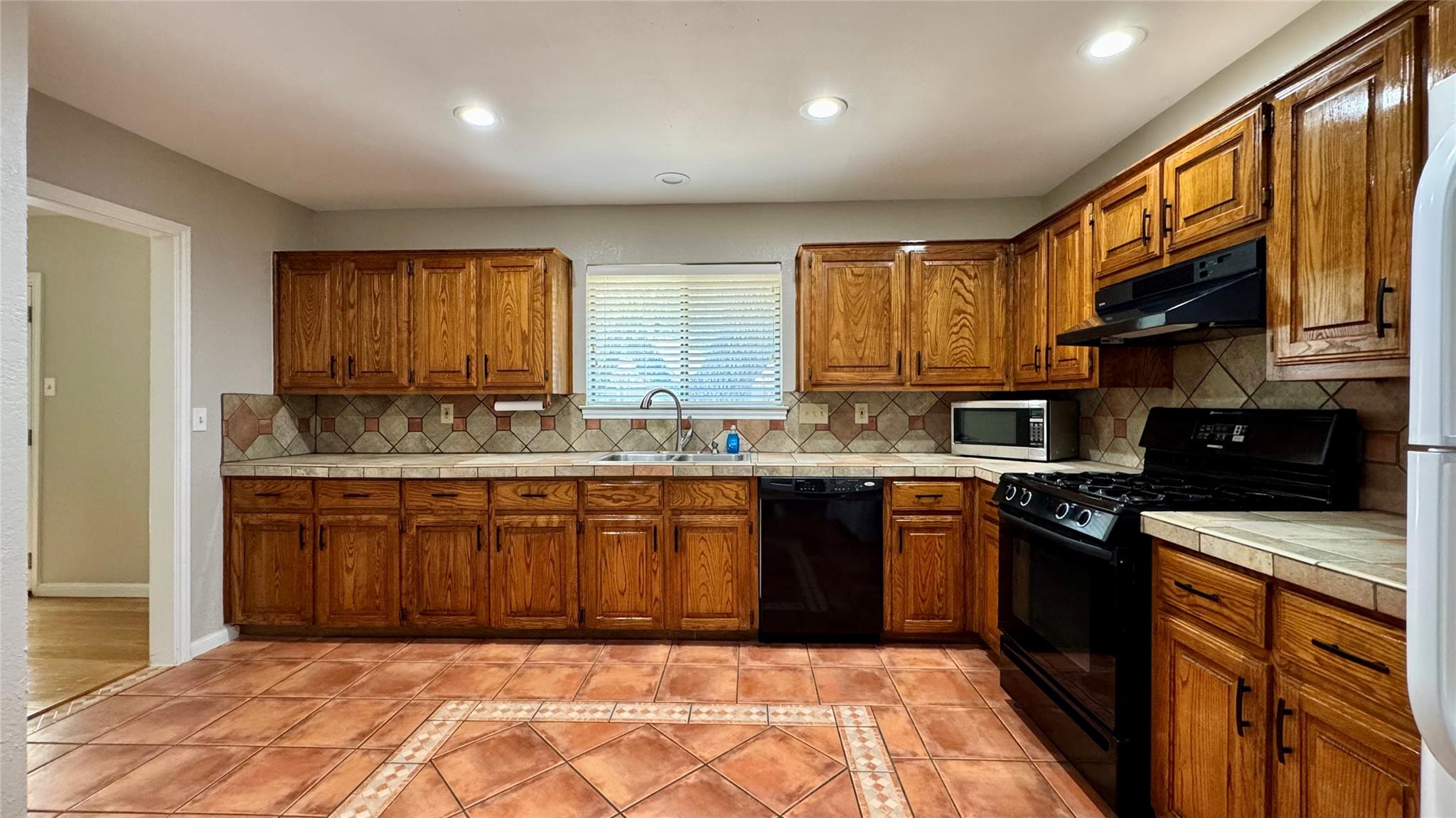 5837 Secrest Dr Property Photo 7