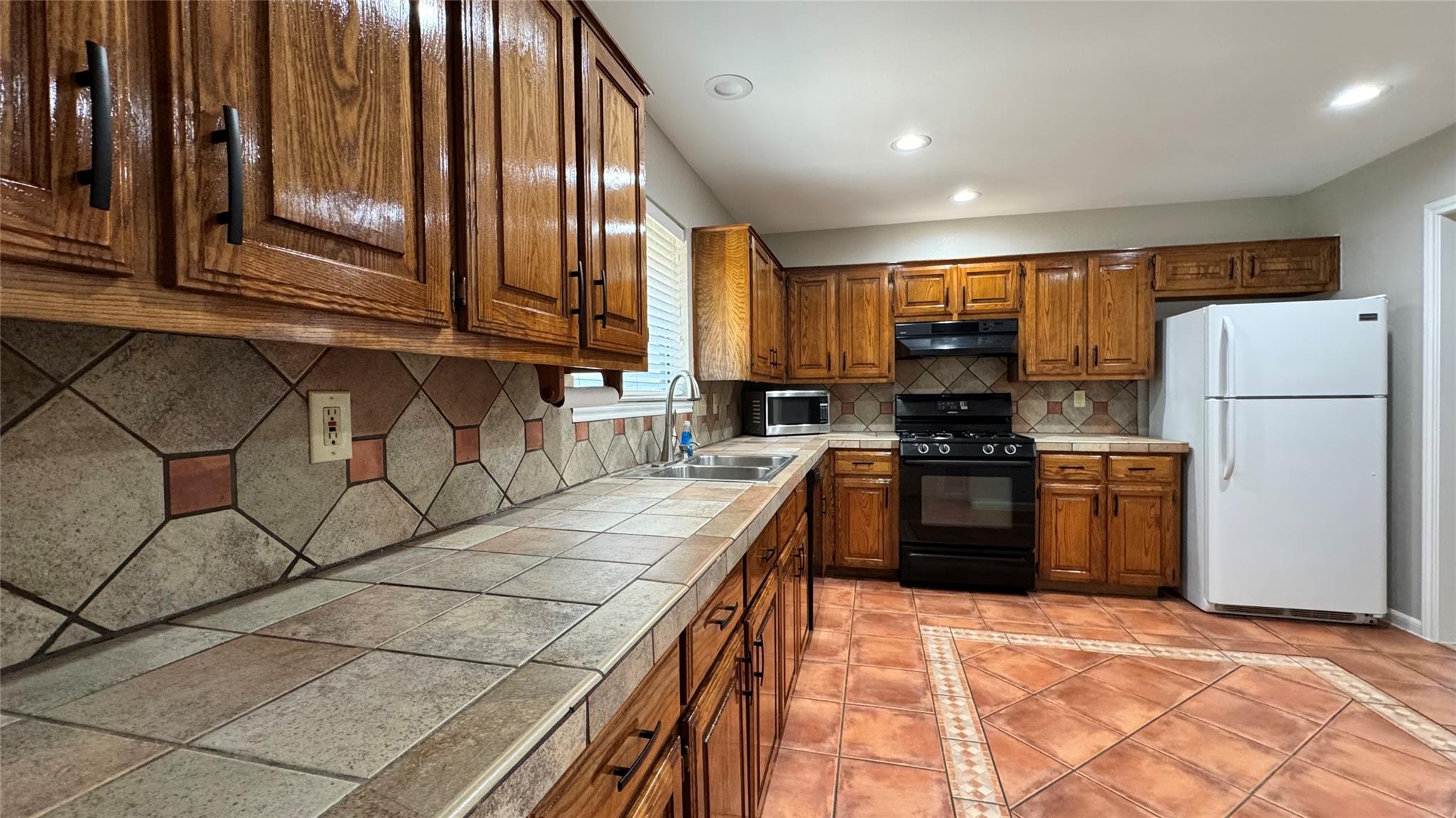 5837 Secrest Dr Property Photo 8