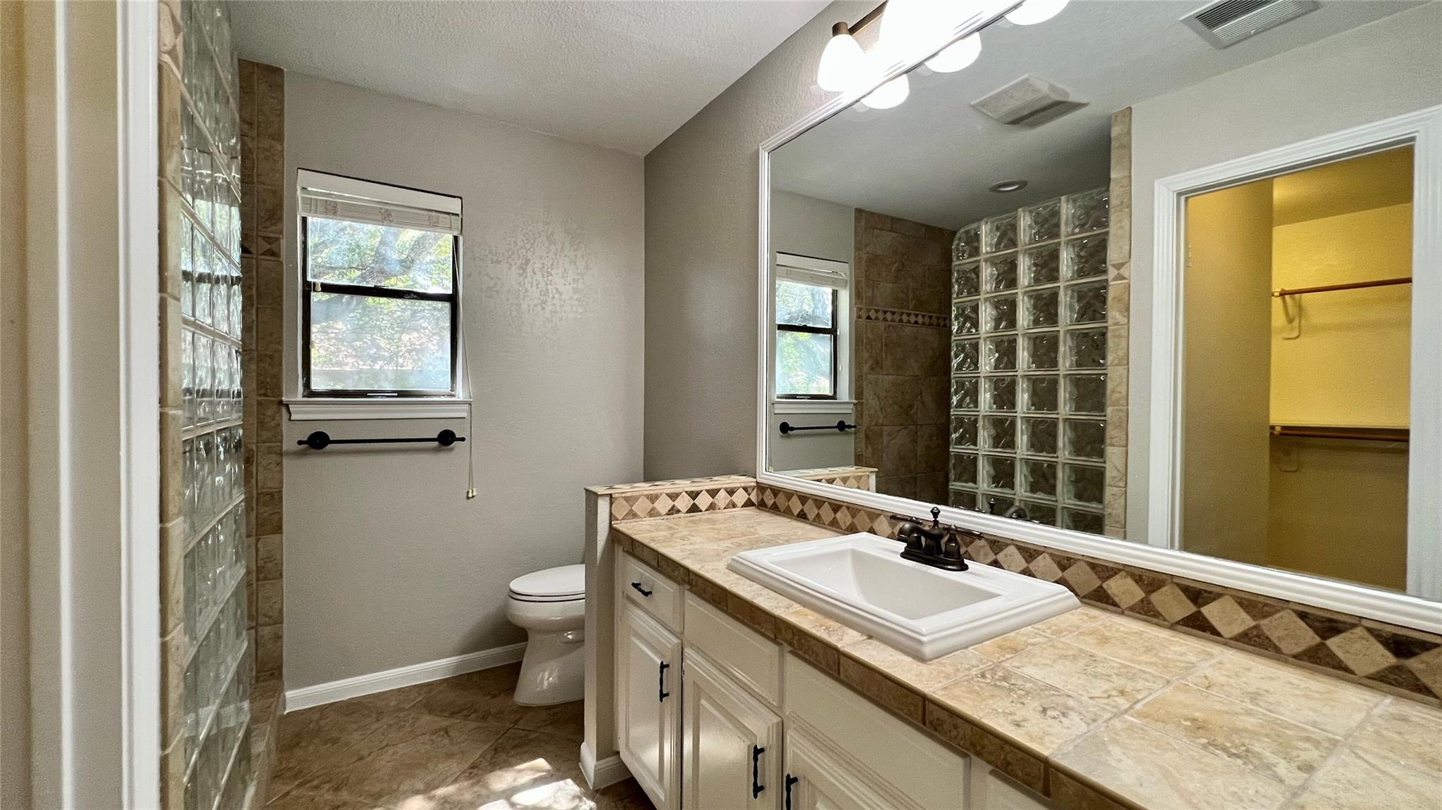 5837 Secrest Dr Property Photo 11