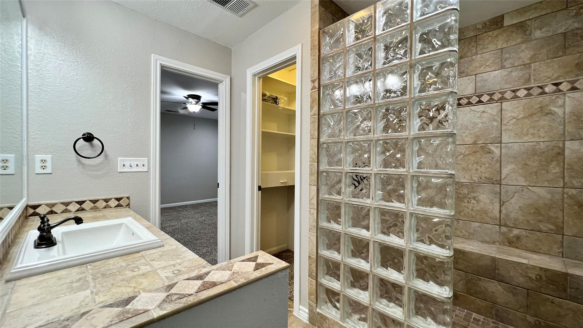 5837 Secrest Dr Property Photo 12