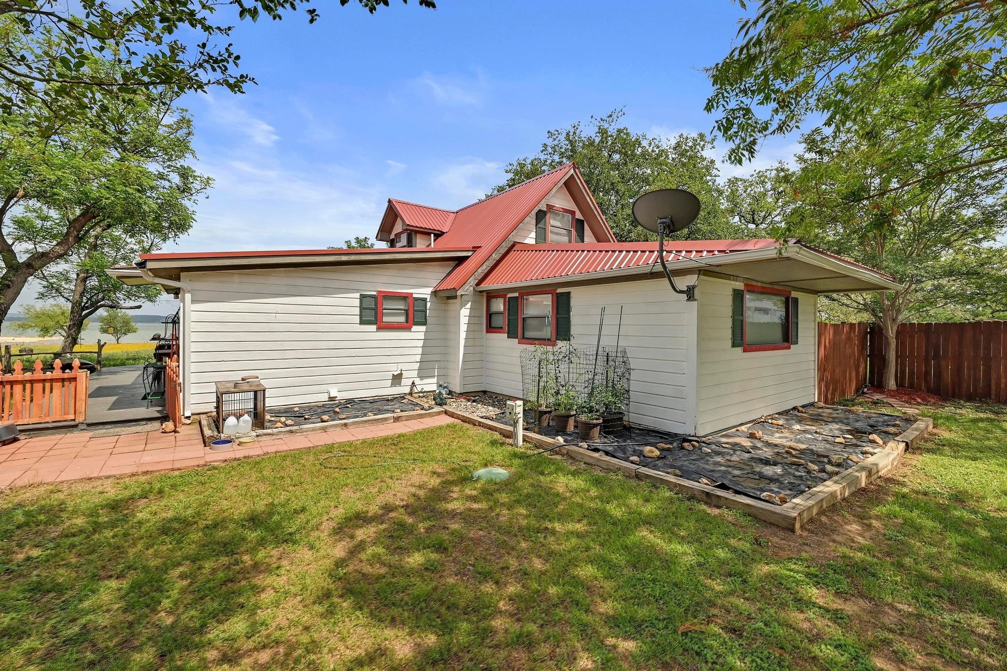 734 Island Dr Property Photo 24