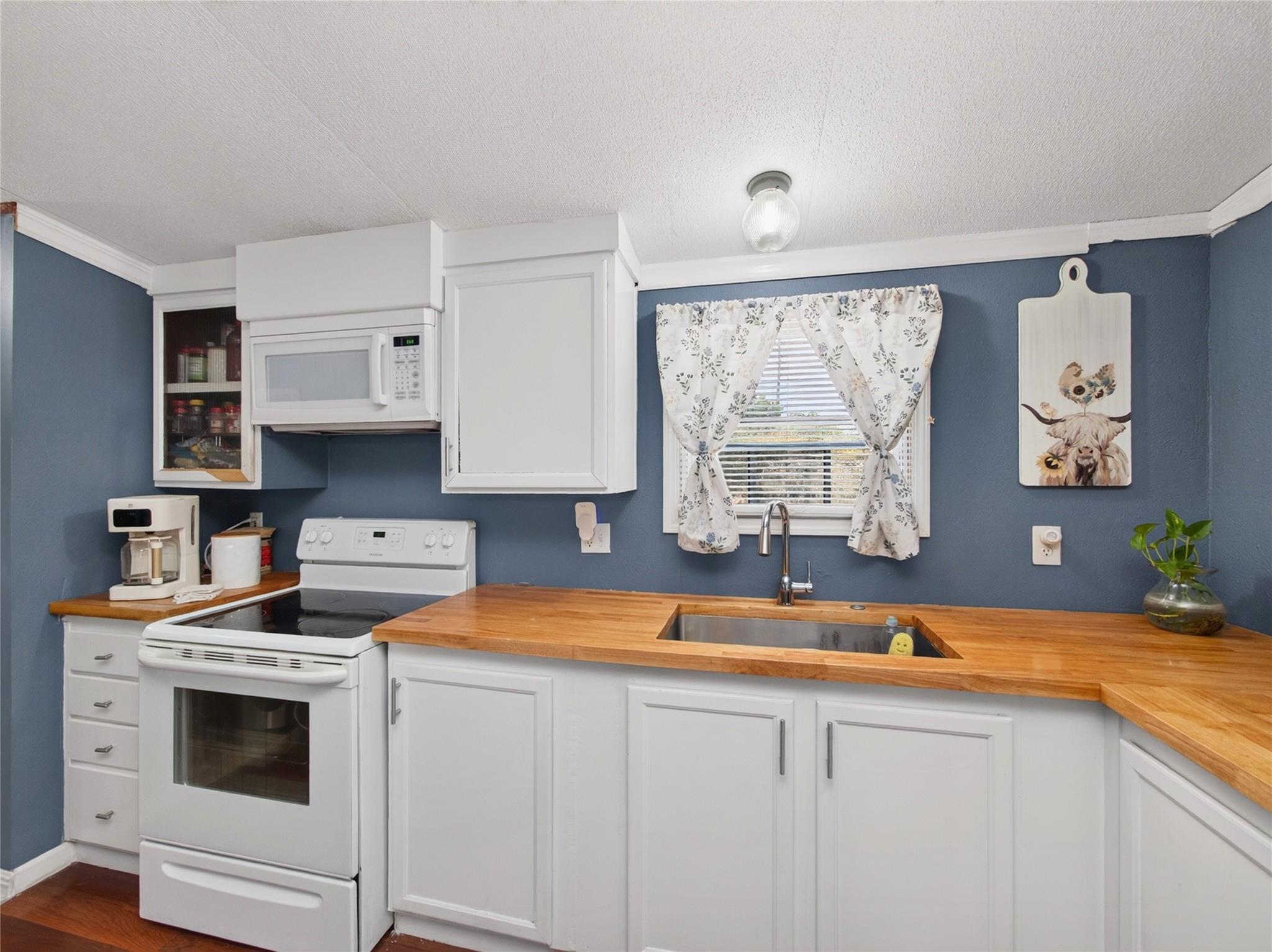 21705 Highclimb Ct Property Photo 11
