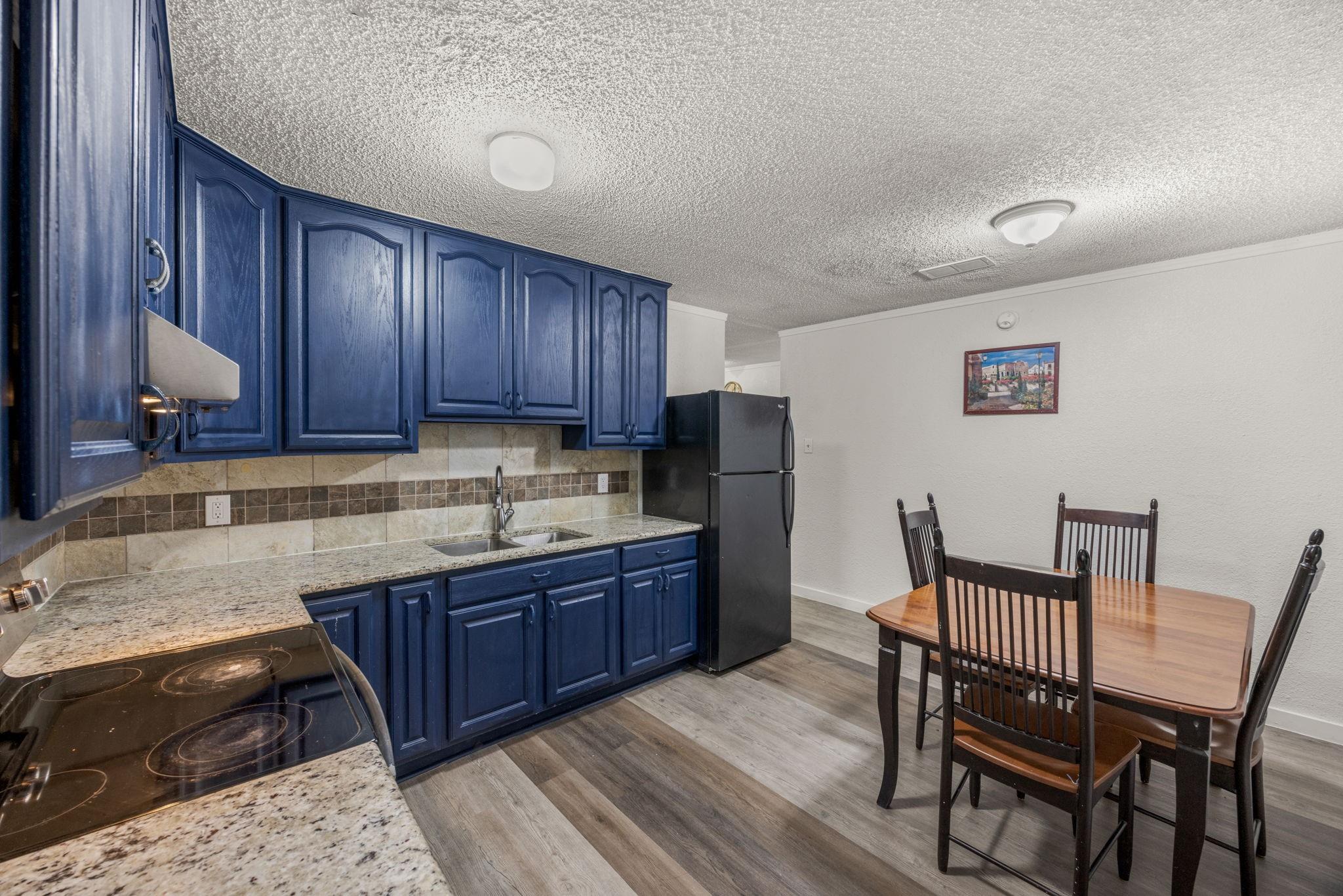 1007 Luanne Ln Property Photo 11