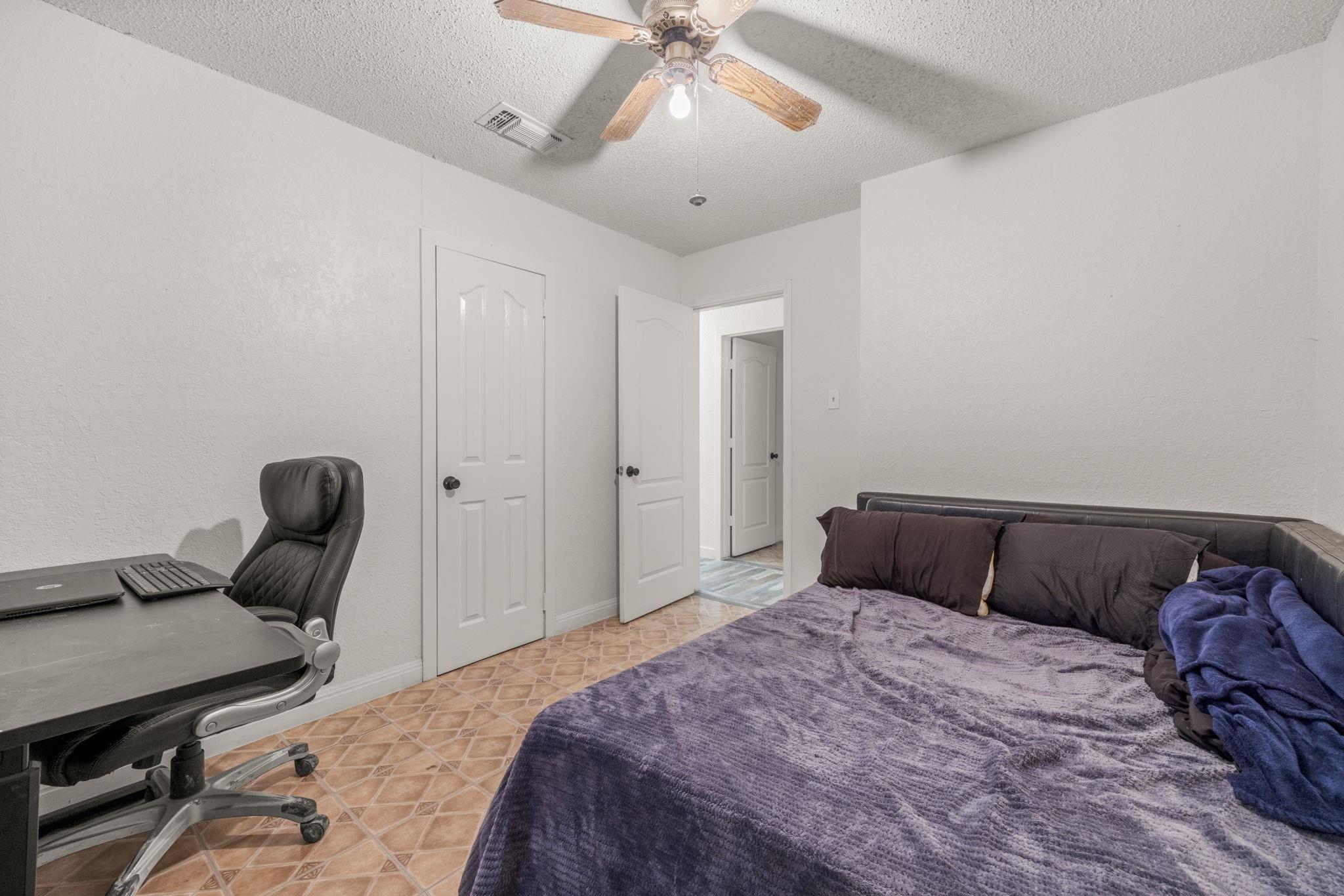 1007 Luanne Ln Property Photo 14