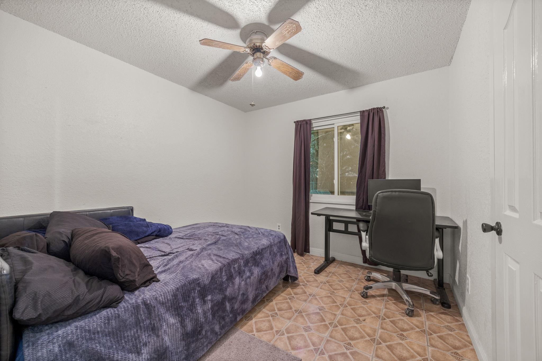 1007 Luanne Ln Property Photo 15