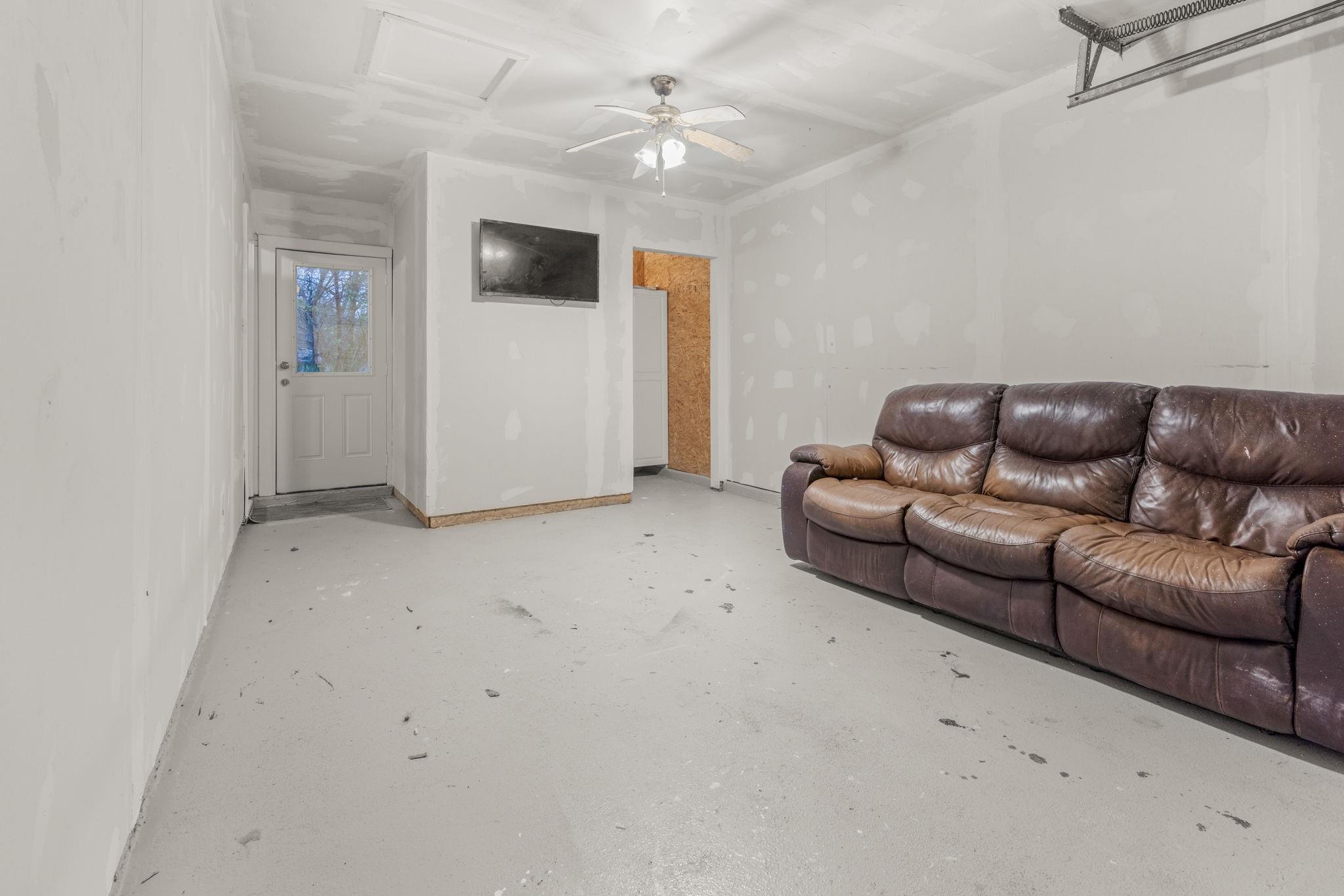 1007 Luanne Ln Property Photo 25