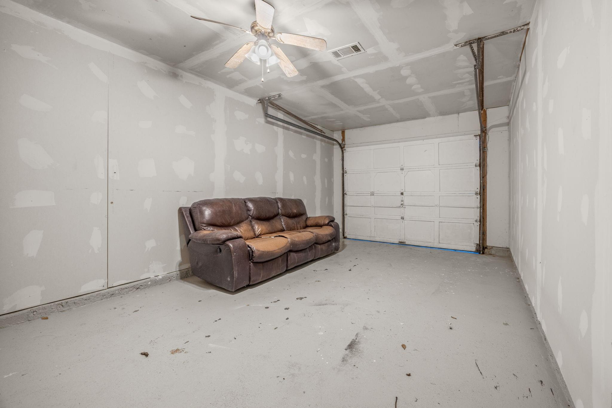 1007 Luanne Ln Property Photo 26