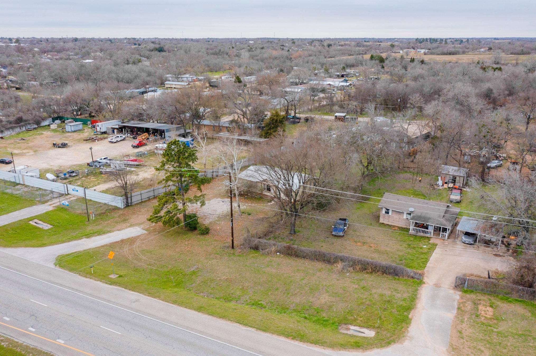 262 Highway 290 E, Property Photo 1