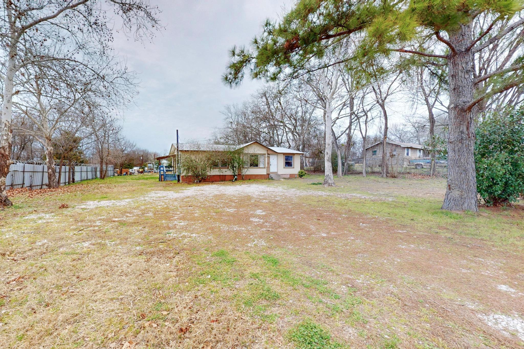 262 Highway 290 E, Property Photo 2