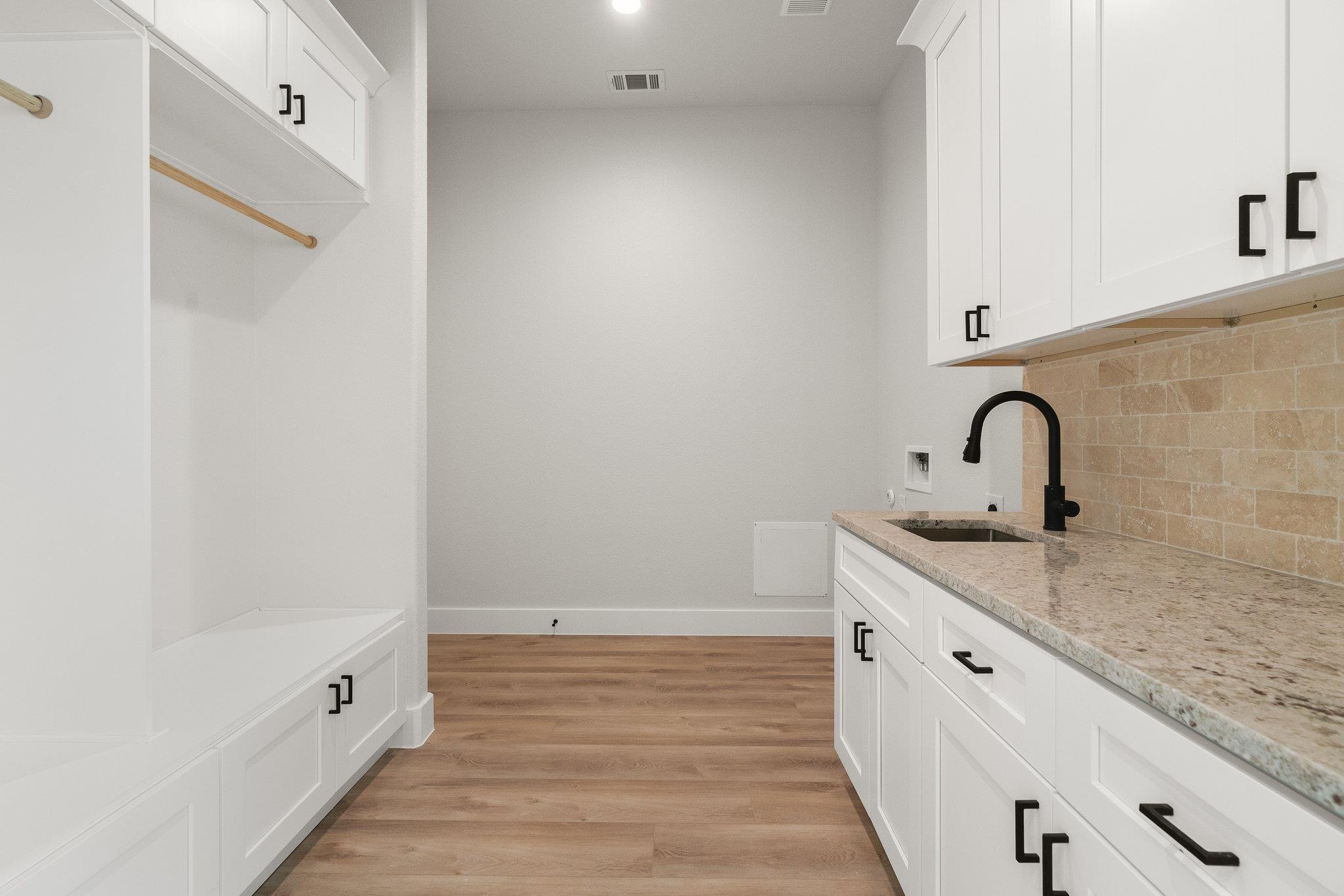 20405 Sunset Strip St Property Photo 12