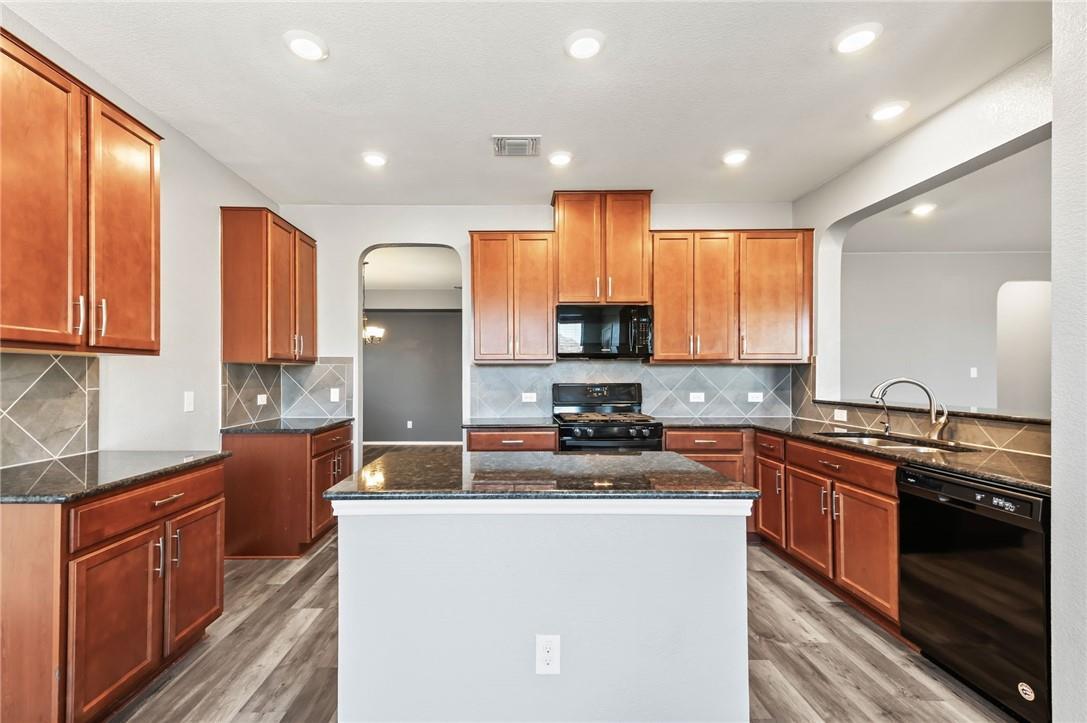 7937 Arezzo Dr Property Photo 14
