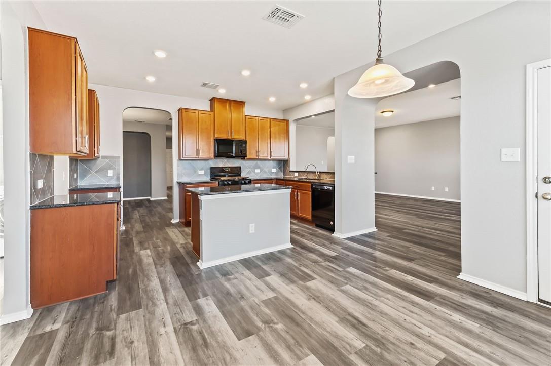 7937 Arezzo Dr Property Photo 17
