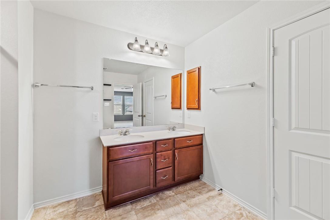 7937 Arezzo Dr Property Photo 28