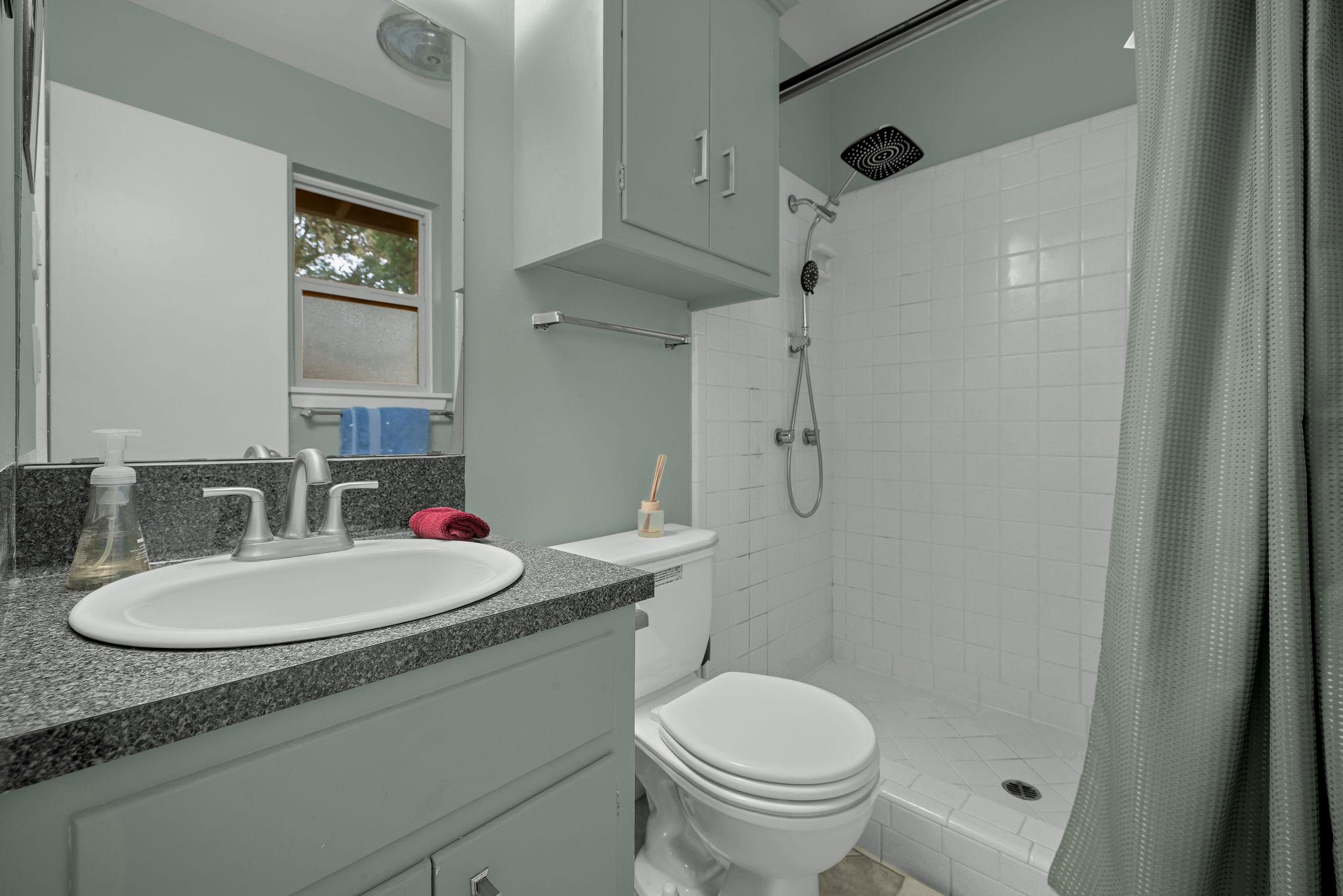 3202 Yellowpine Ter Property Photo 13