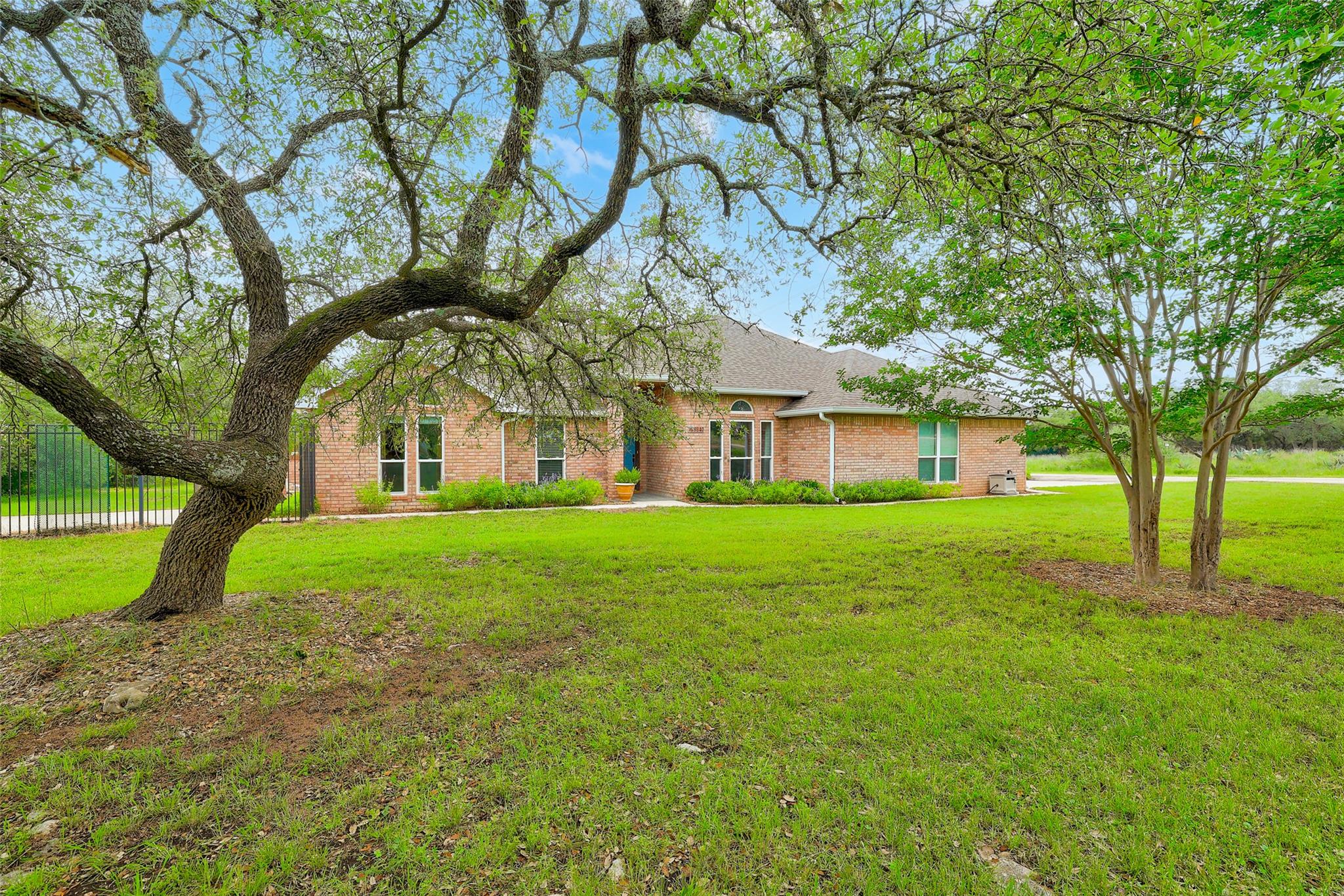9840 N Live Oak Rd Property Photo