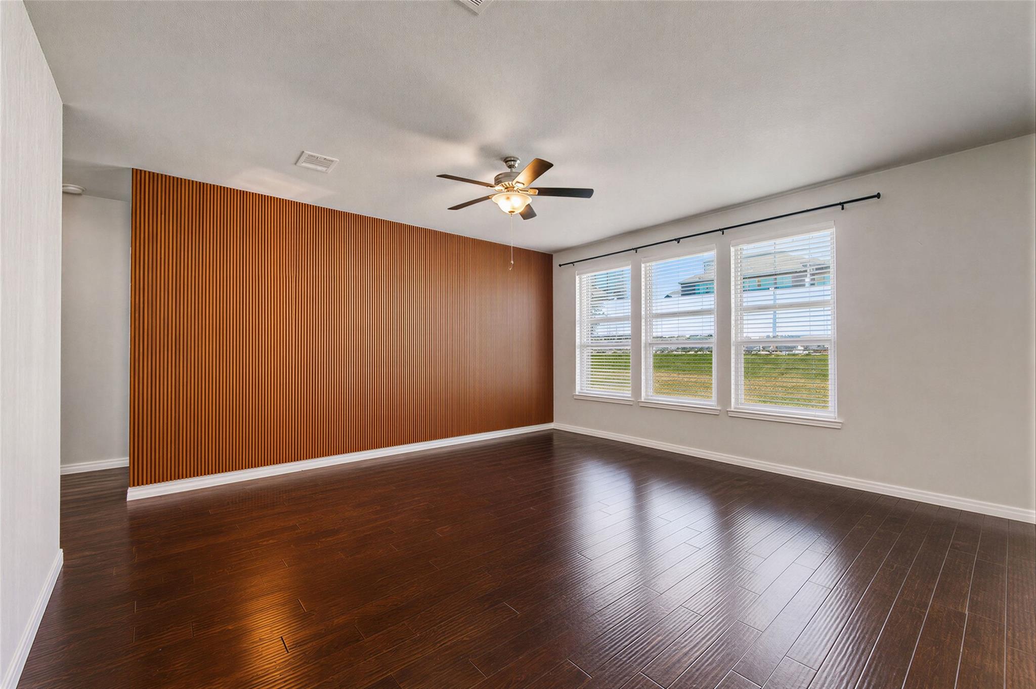 5809 Lehman Way Property Photo 7