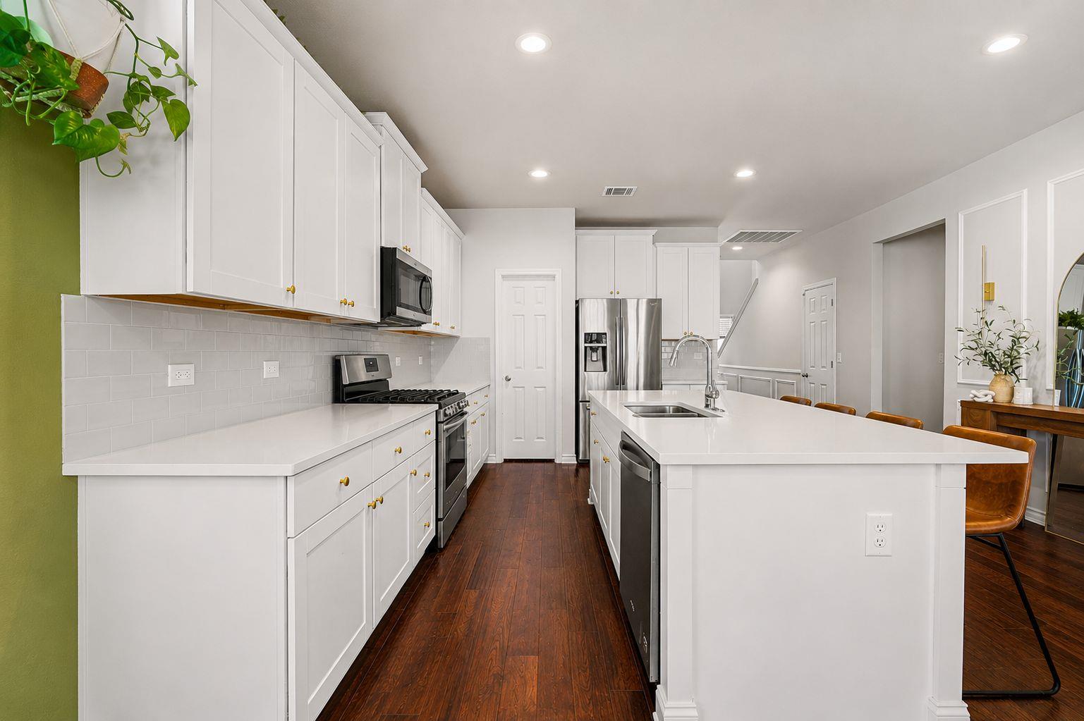 5809 Lehman Way Property Photo 11
