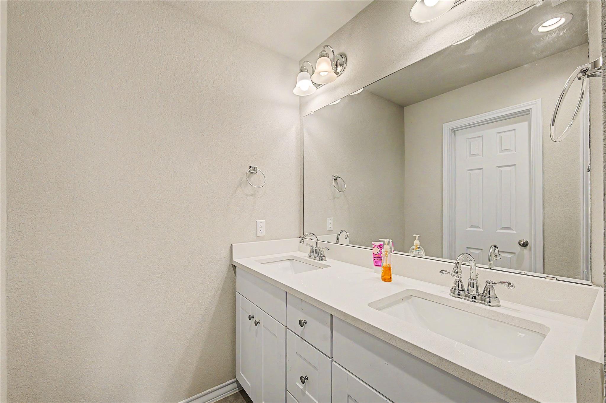 5809 Lehman Way Property Photo 27