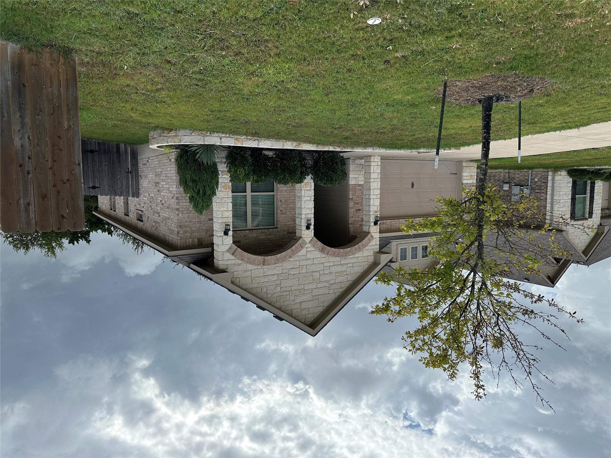 5139 Dickinson Loop Property Photo 1