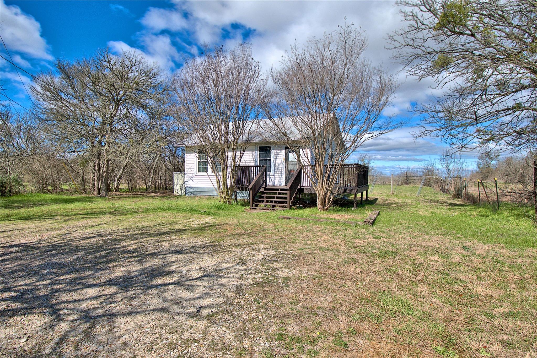 8402 Elroy Rd Property Photo