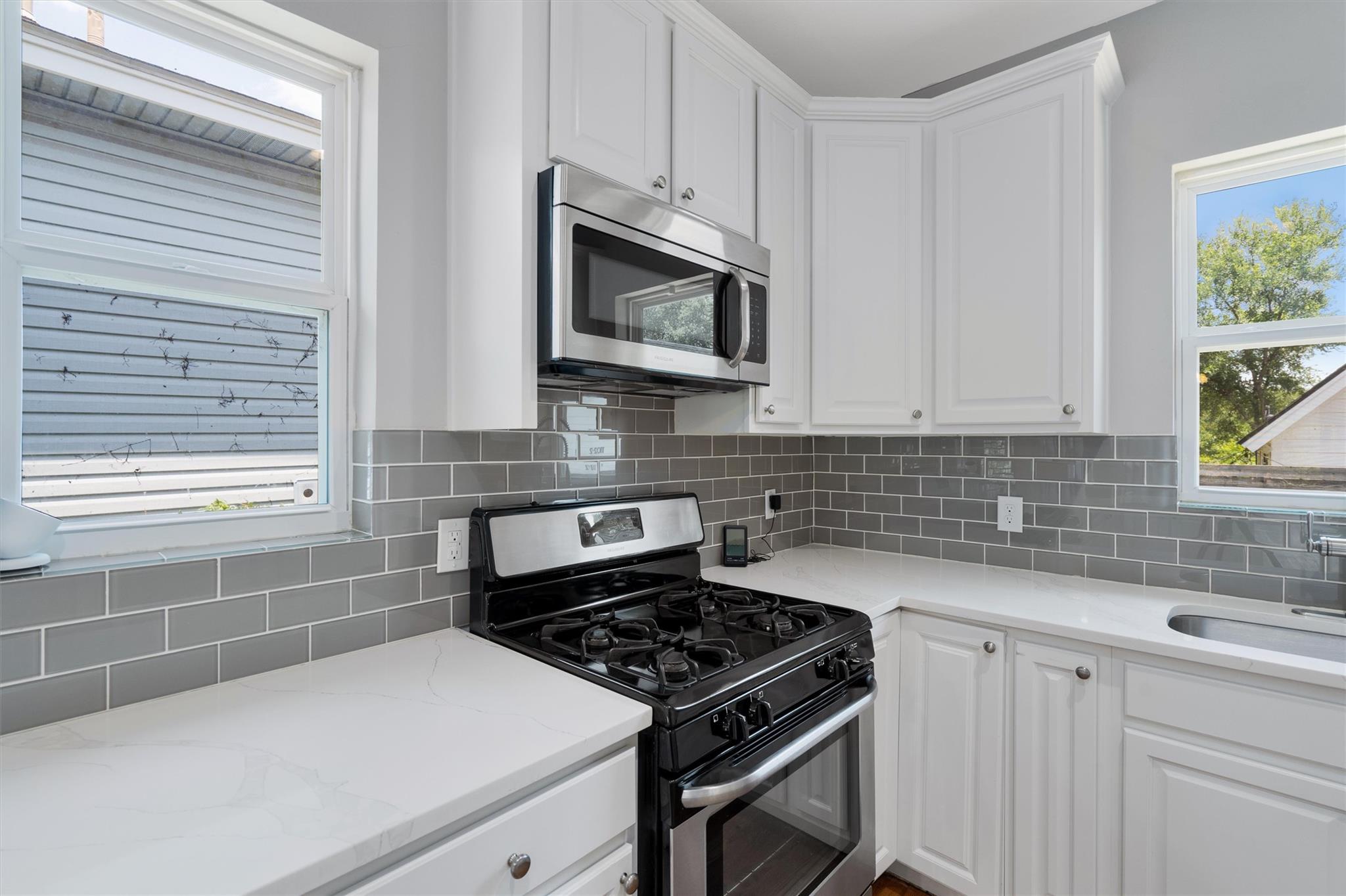 1102 Woodland Ave #1 Property Photo 8