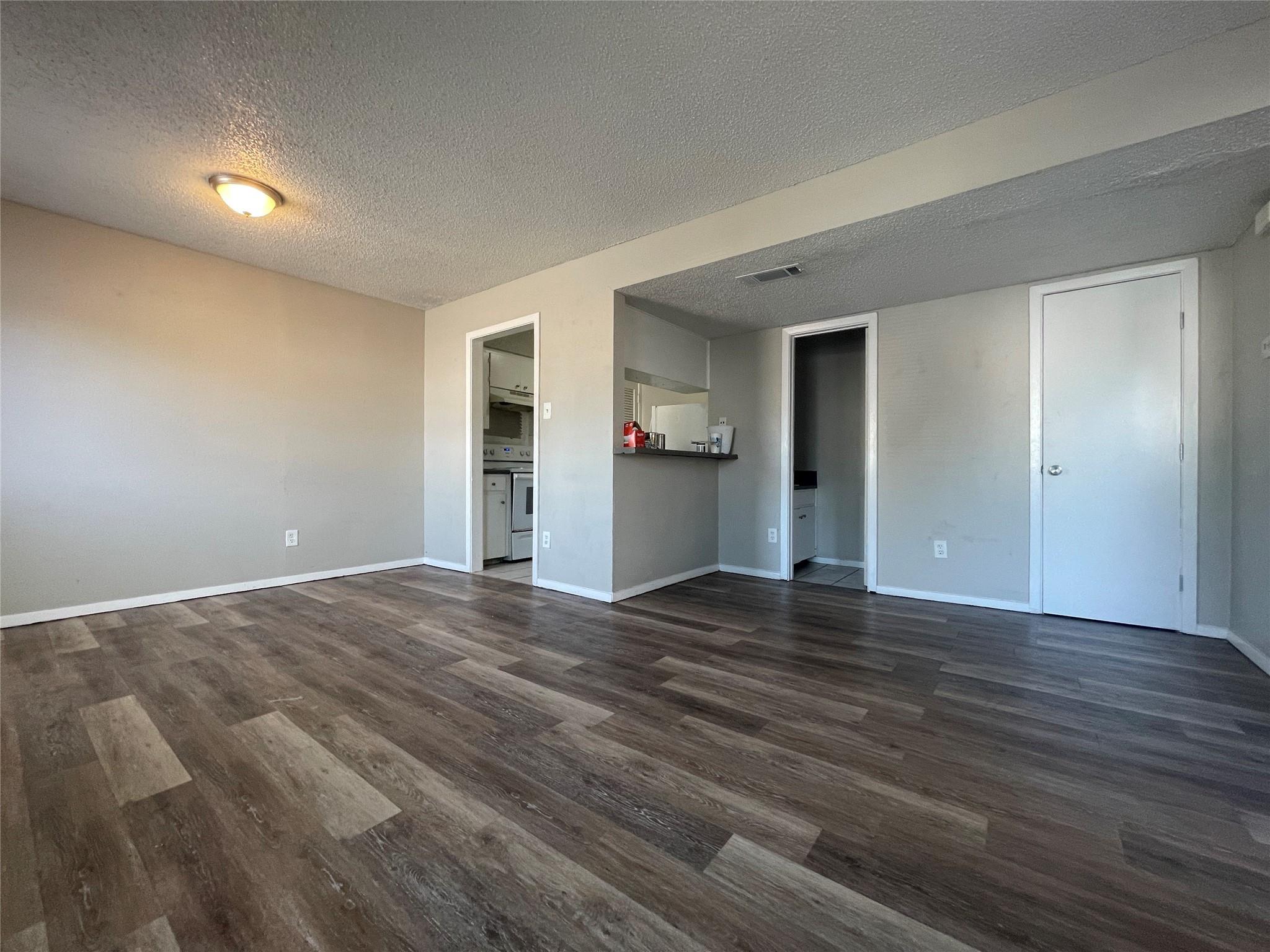 2619 Ektom Dr #c Property Photo 3