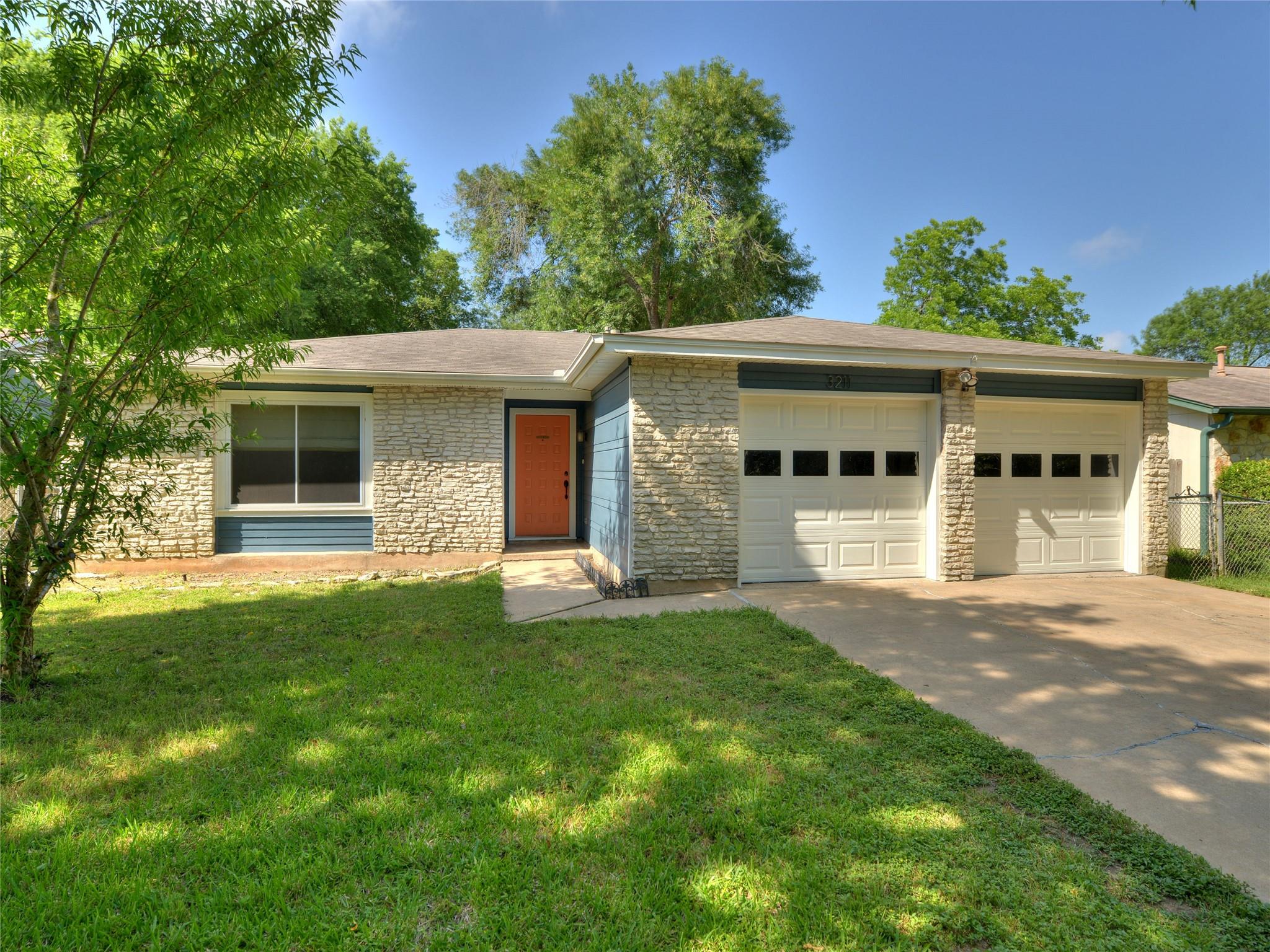 3211 Paisano Trl Property Photo 1