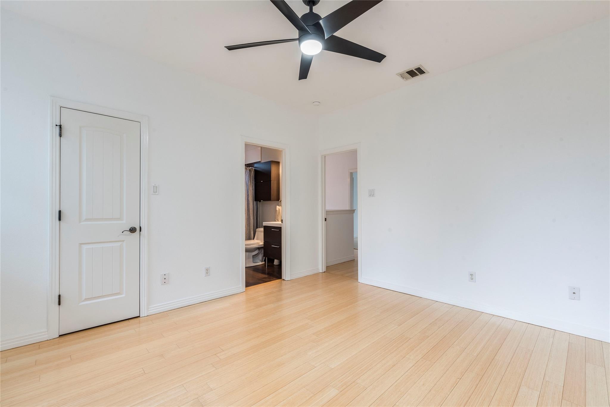 1606 Morgan Ln B Property Photo 18
