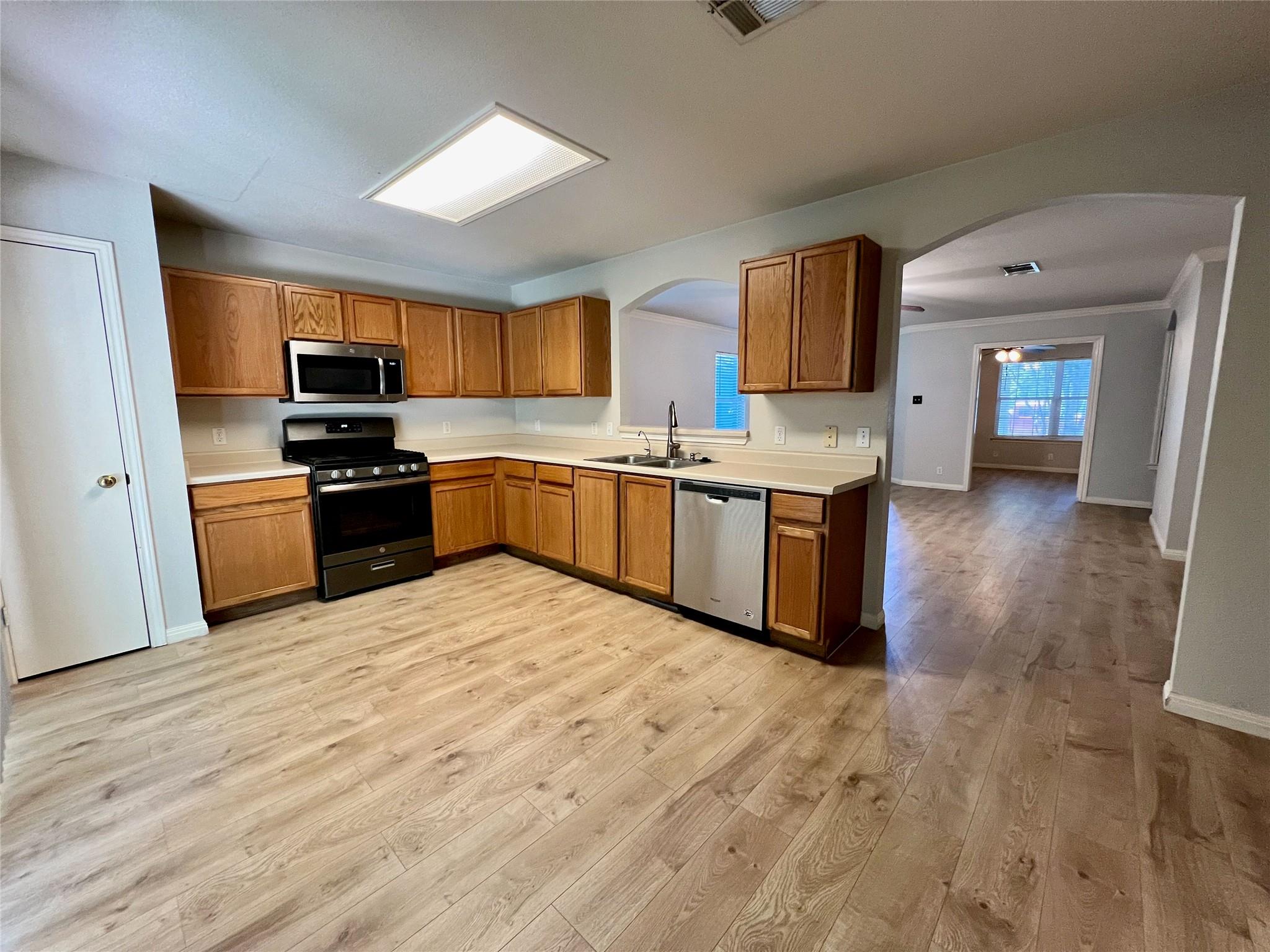 1905 Hawksbury Way Property Photo 3
