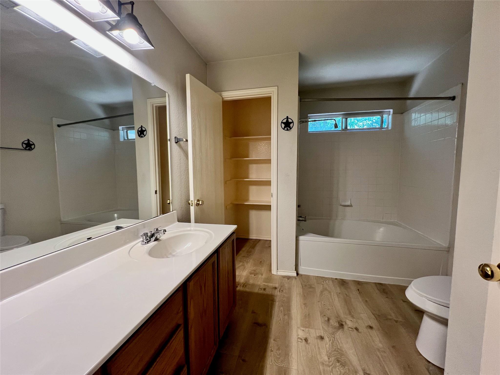 1905 Hawksbury Way Property Photo 9