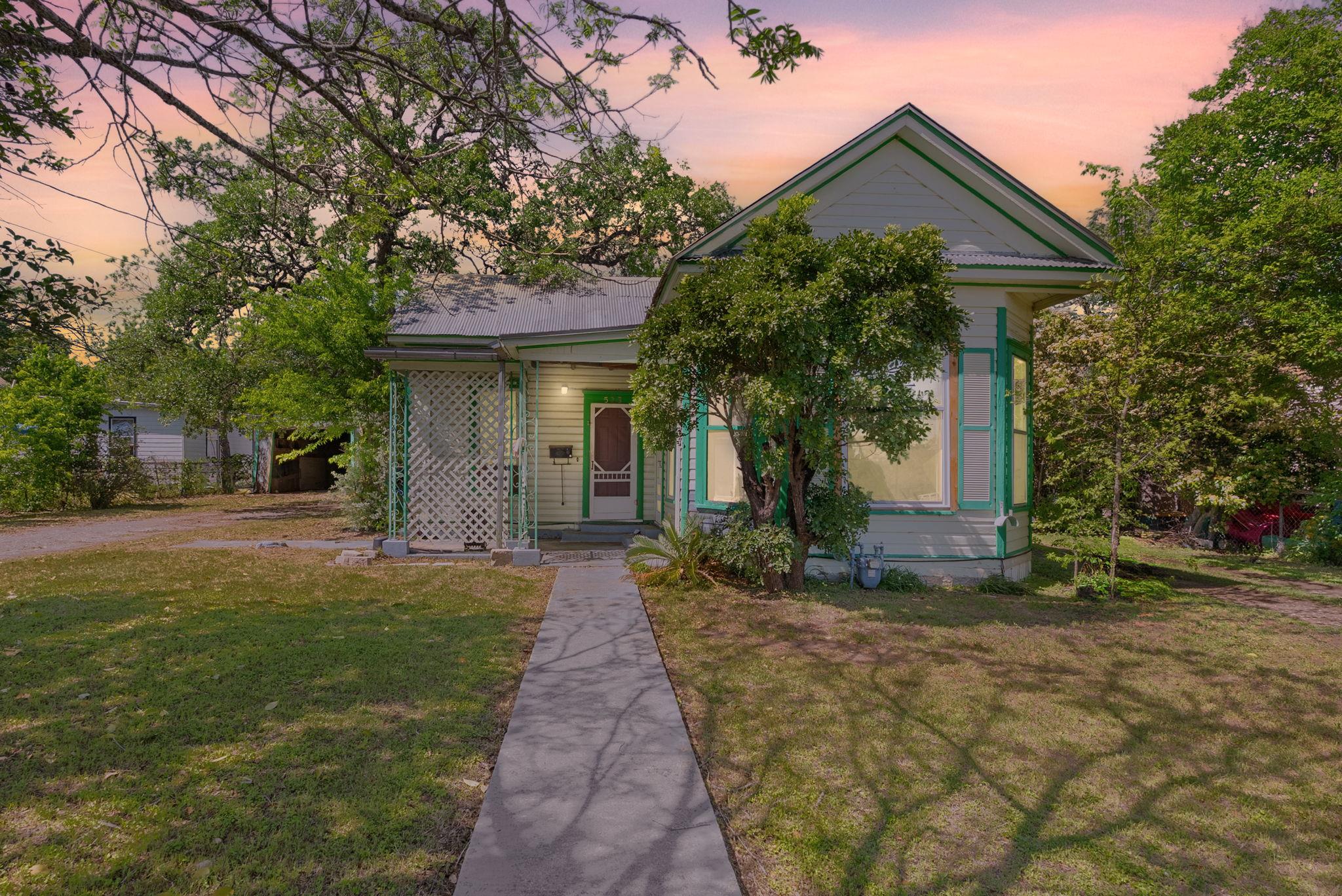 523 Ash St Property Photo